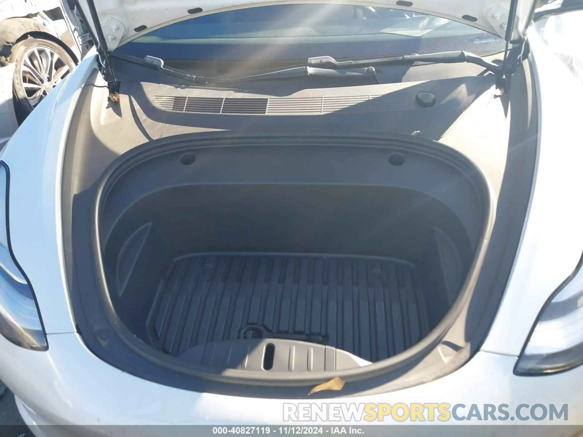 10 Photograph of a damaged car 5YJ3E1EB3LF790558 TESLA MODEL 3 2020