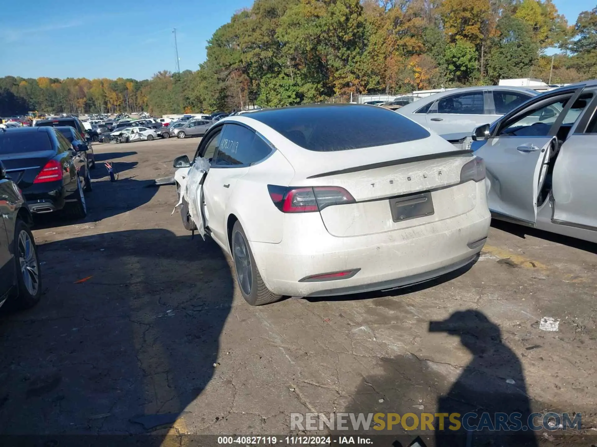 3 Photograph of a damaged car 5YJ3E1EB3LF790558 TESLA MODEL 3 2020