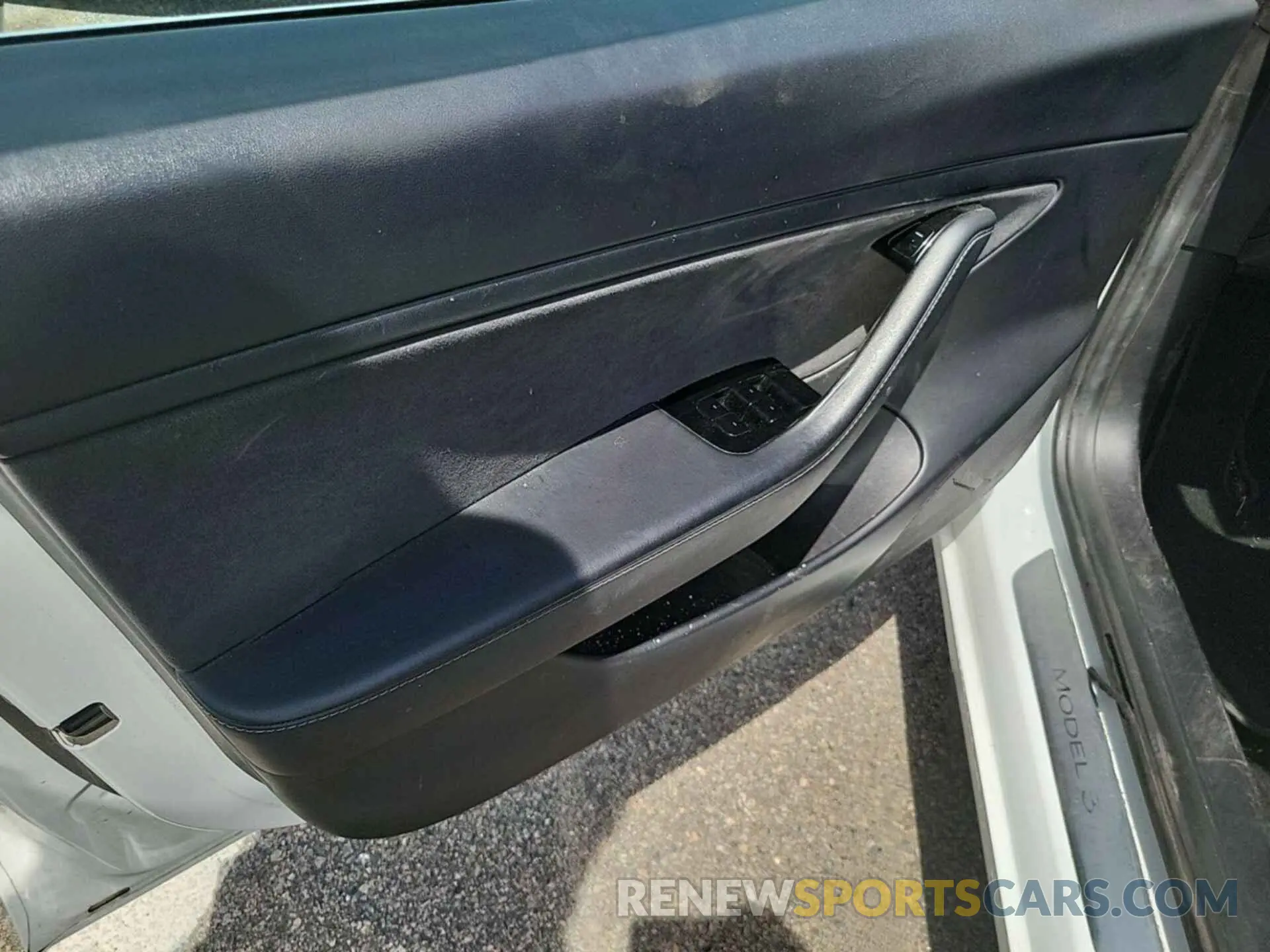 14 Photograph of a damaged car 5YJ3E1EB3LF795047 TESLA MODEL 3 2020