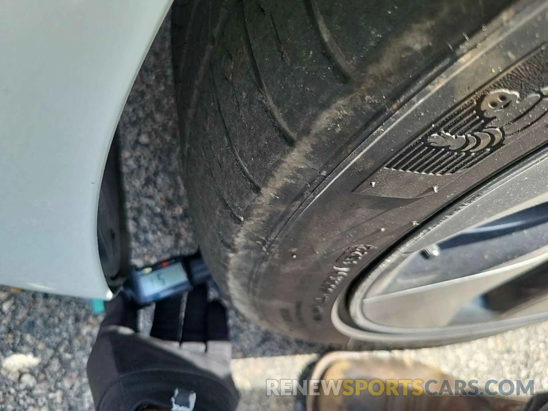 3 Photograph of a damaged car 5YJ3E1EB3LF795047 TESLA MODEL 3 2020
