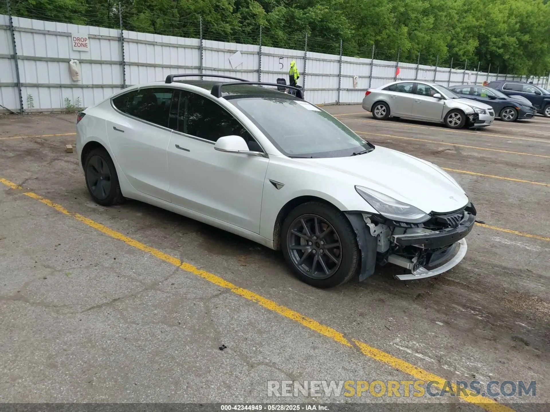 1 Photograph of a damaged car 5YJ3E1EB3LF801056 TESLA MODEL 3 2020