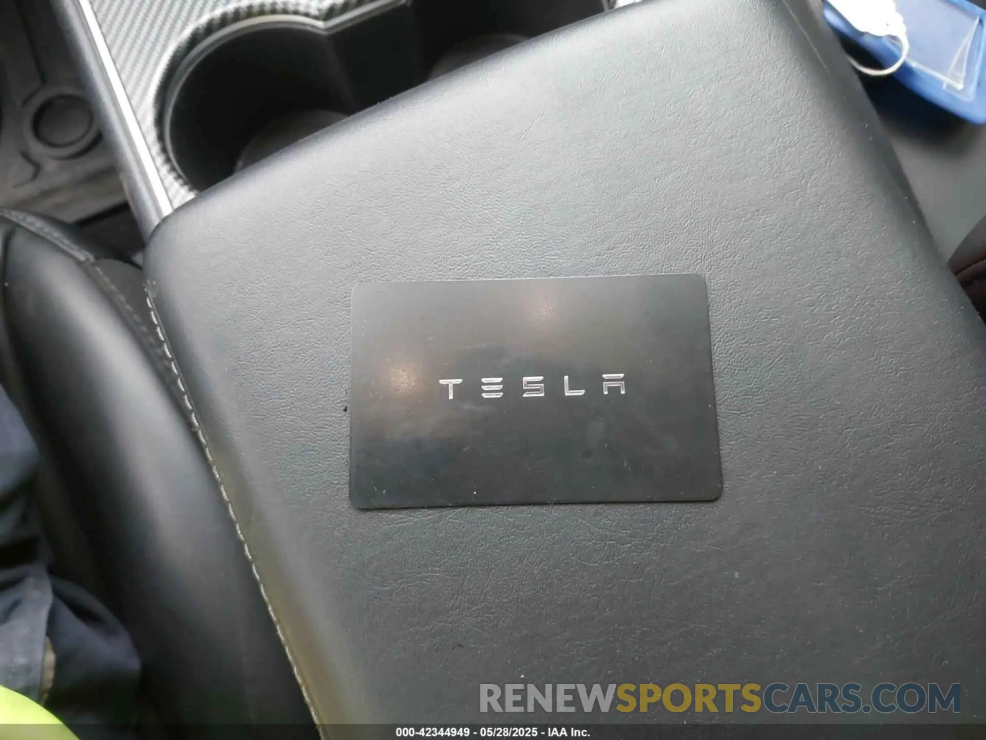 11 Photograph of a damaged car 5YJ3E1EB3LF801056 TESLA MODEL 3 2020