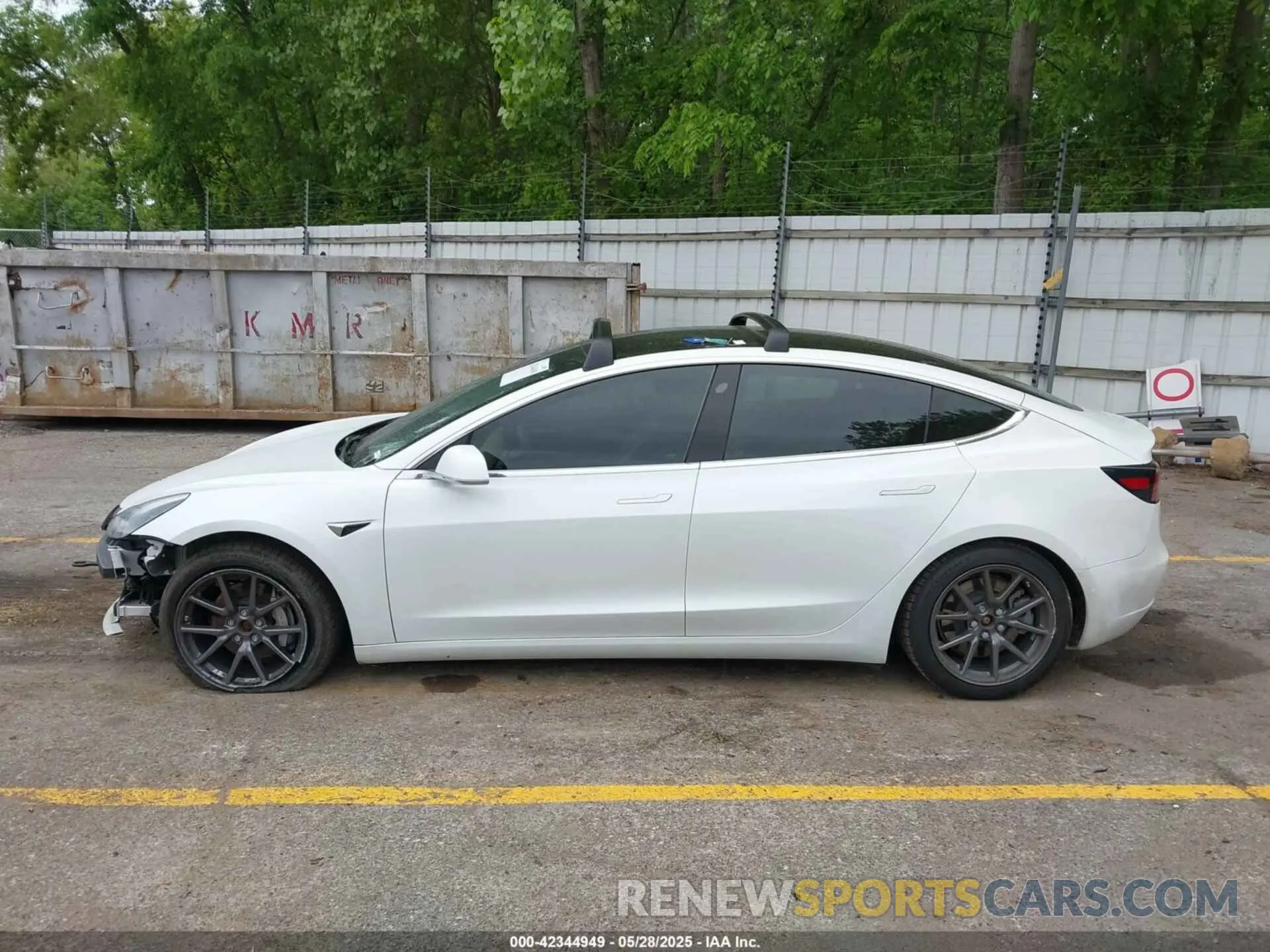 15 Photograph of a damaged car 5YJ3E1EB3LF801056 TESLA MODEL 3 2020