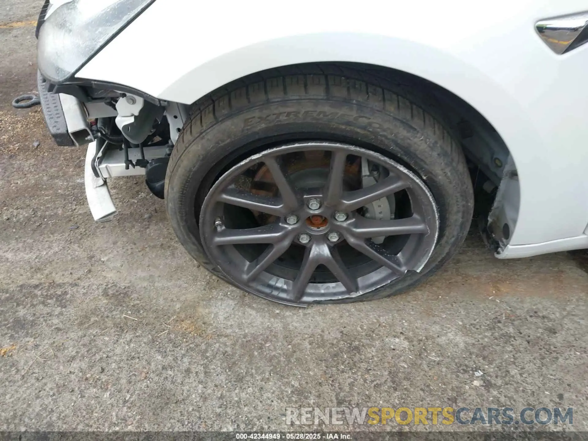 20 Photograph of a damaged car 5YJ3E1EB3LF801056 TESLA MODEL 3 2020