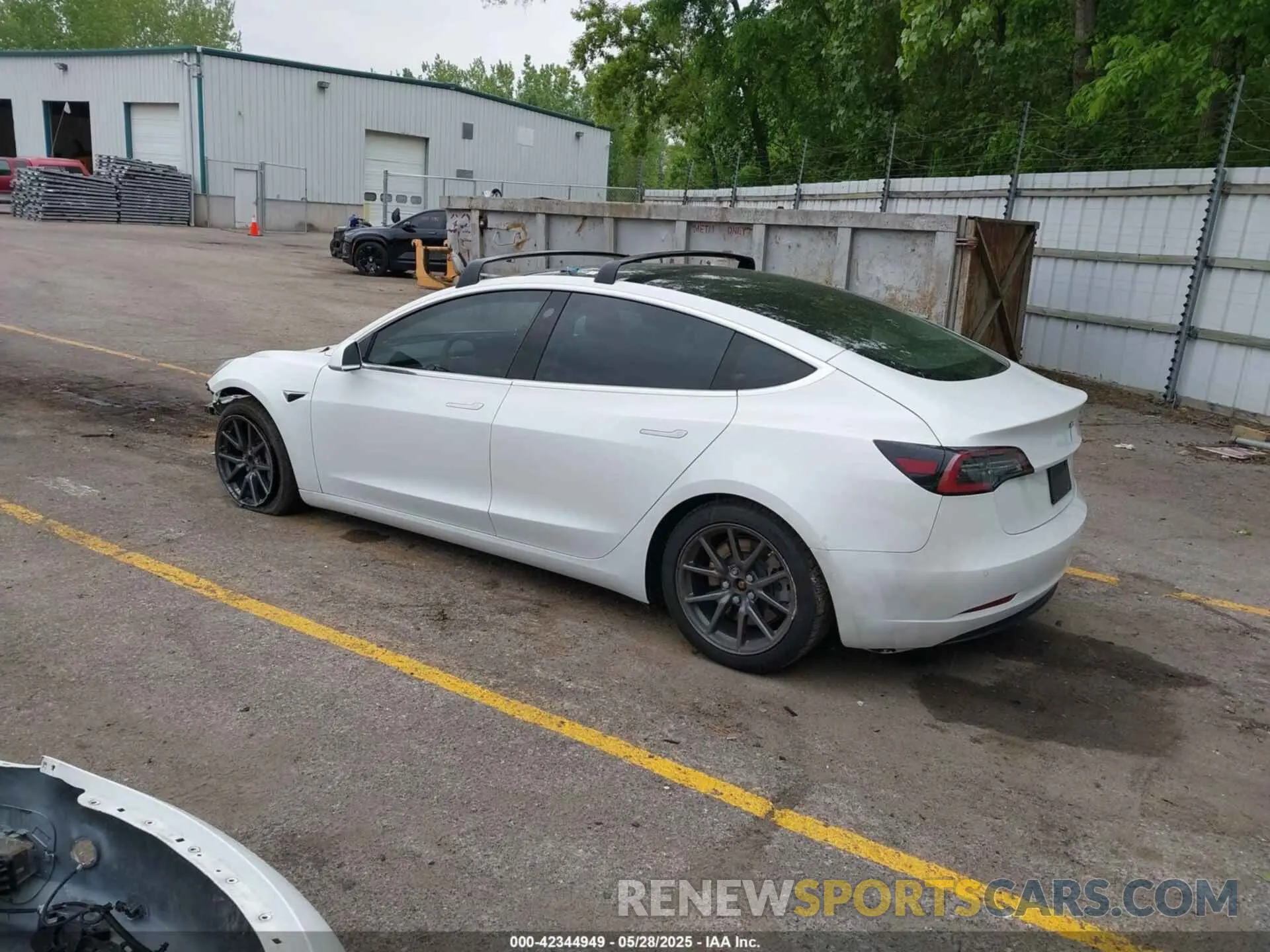 3 Photograph of a damaged car 5YJ3E1EB3LF801056 TESLA MODEL 3 2020