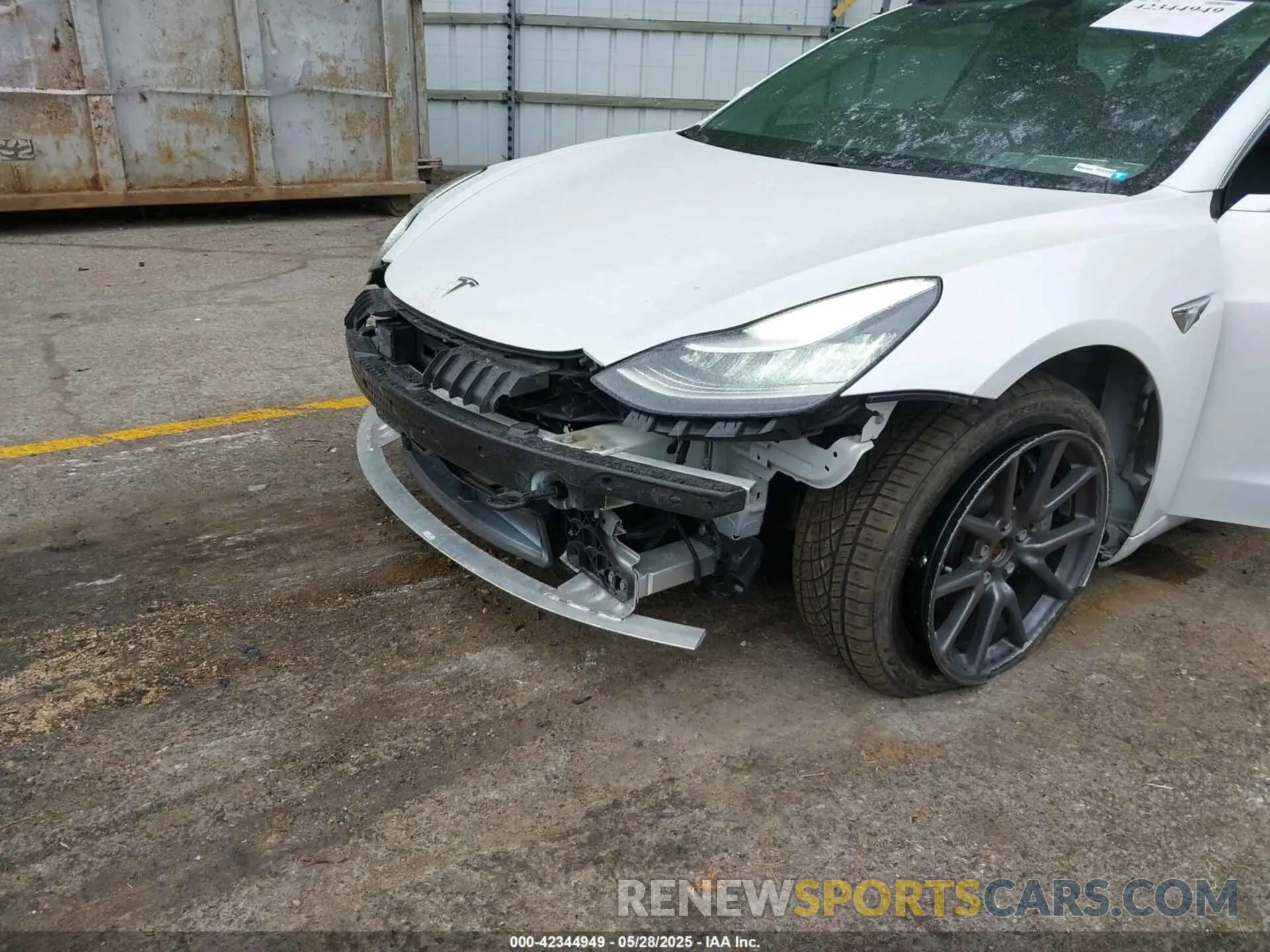 6 Photograph of a damaged car 5YJ3E1EB3LF801056 TESLA MODEL 3 2020