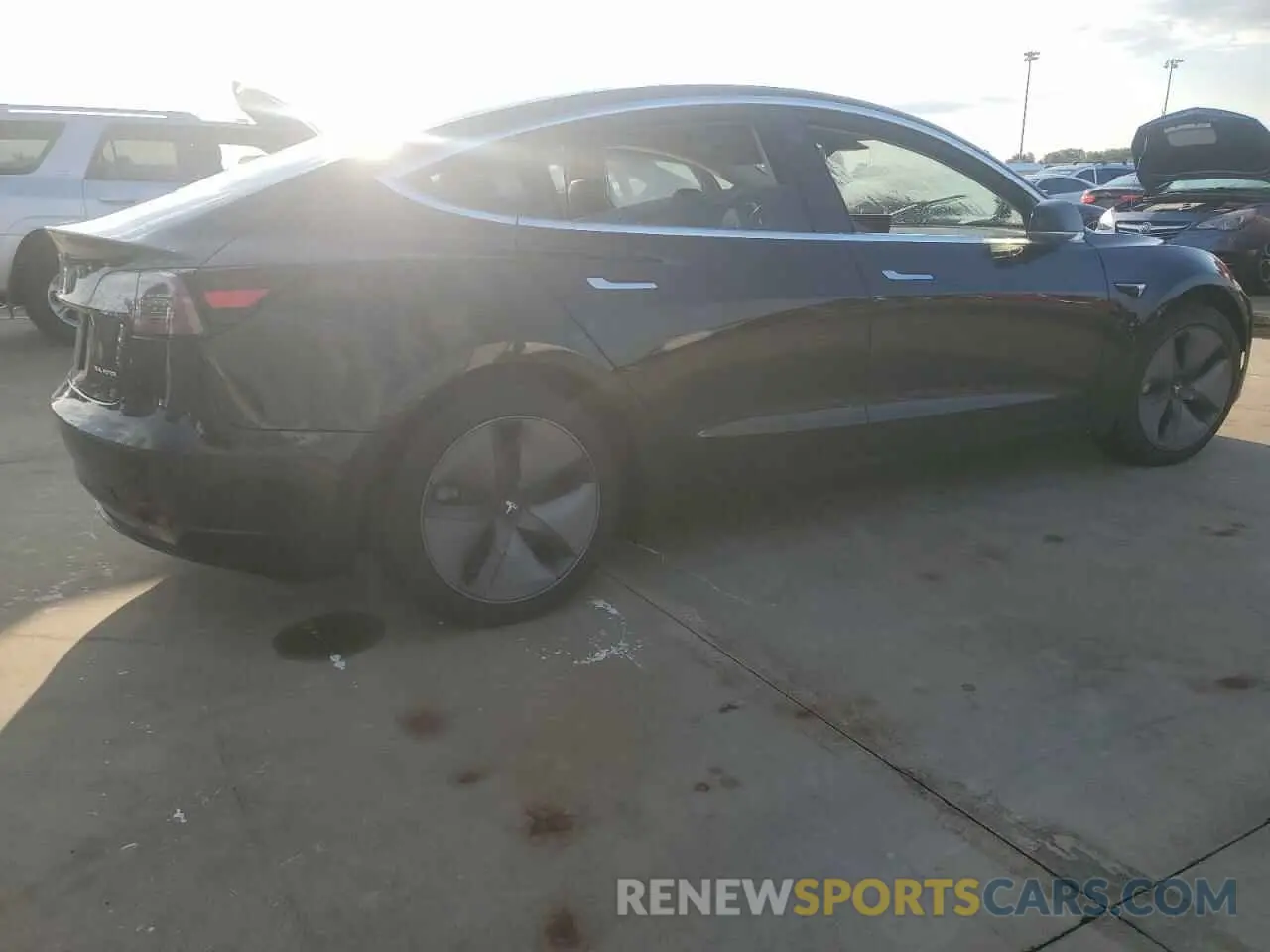 3 Photograph of a damaged car 5YJ3E1EB4LF600203 TESLA MODEL 3 2020