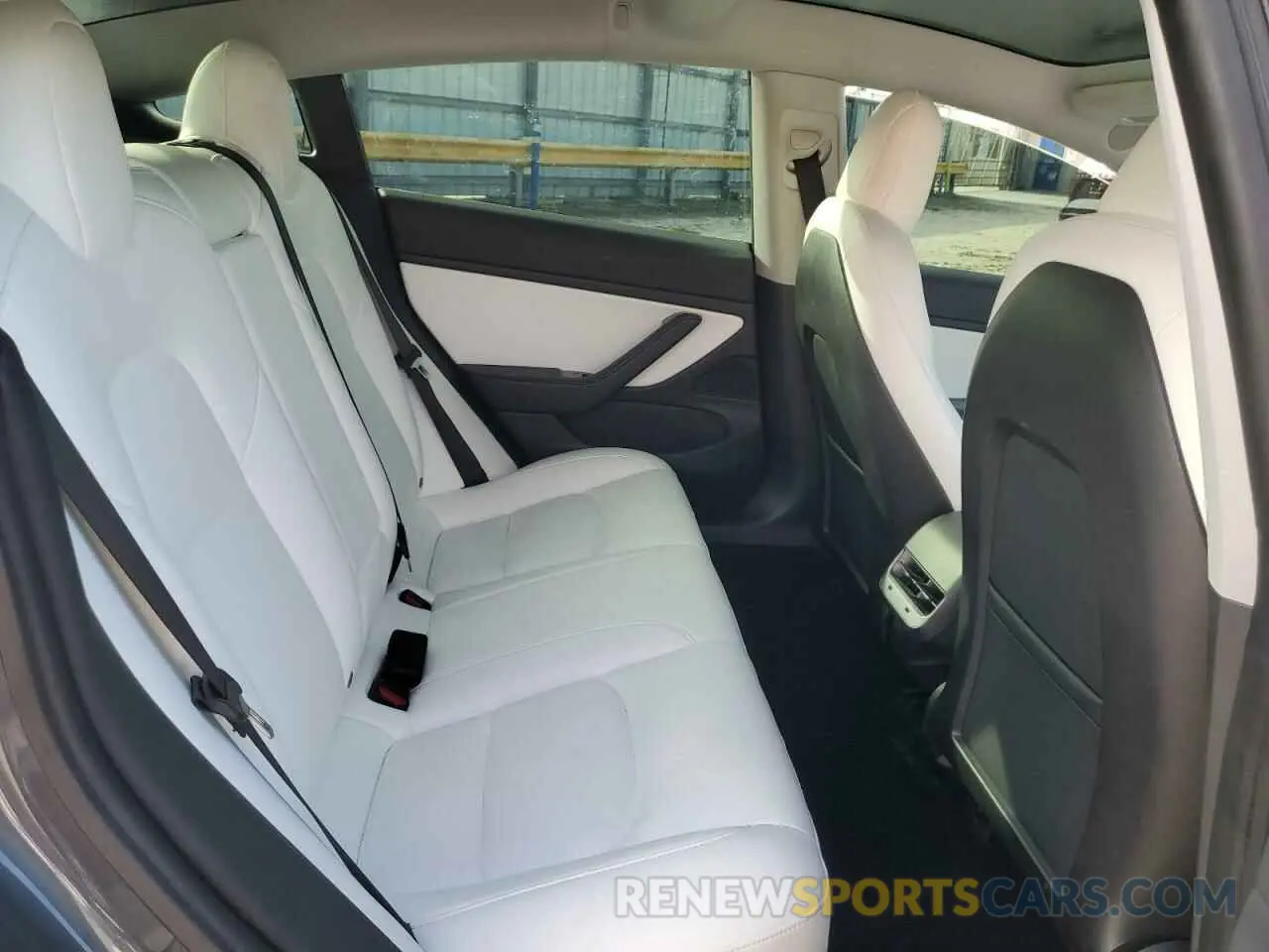 10 Photograph of a damaged car 5YJ3E1EB4LF601044 TESLA MODEL 3 2020