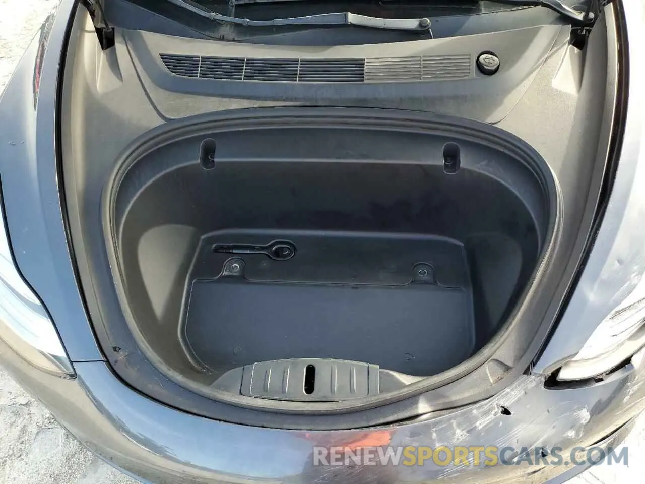 11 Photograph of a damaged car 5YJ3E1EB4LF601044 TESLA MODEL 3 2020