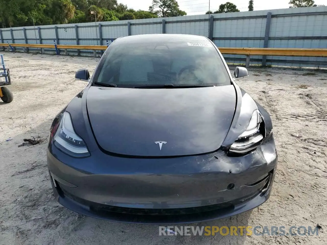 5 Photograph of a damaged car 5YJ3E1EB4LF601044 TESLA MODEL 3 2020
