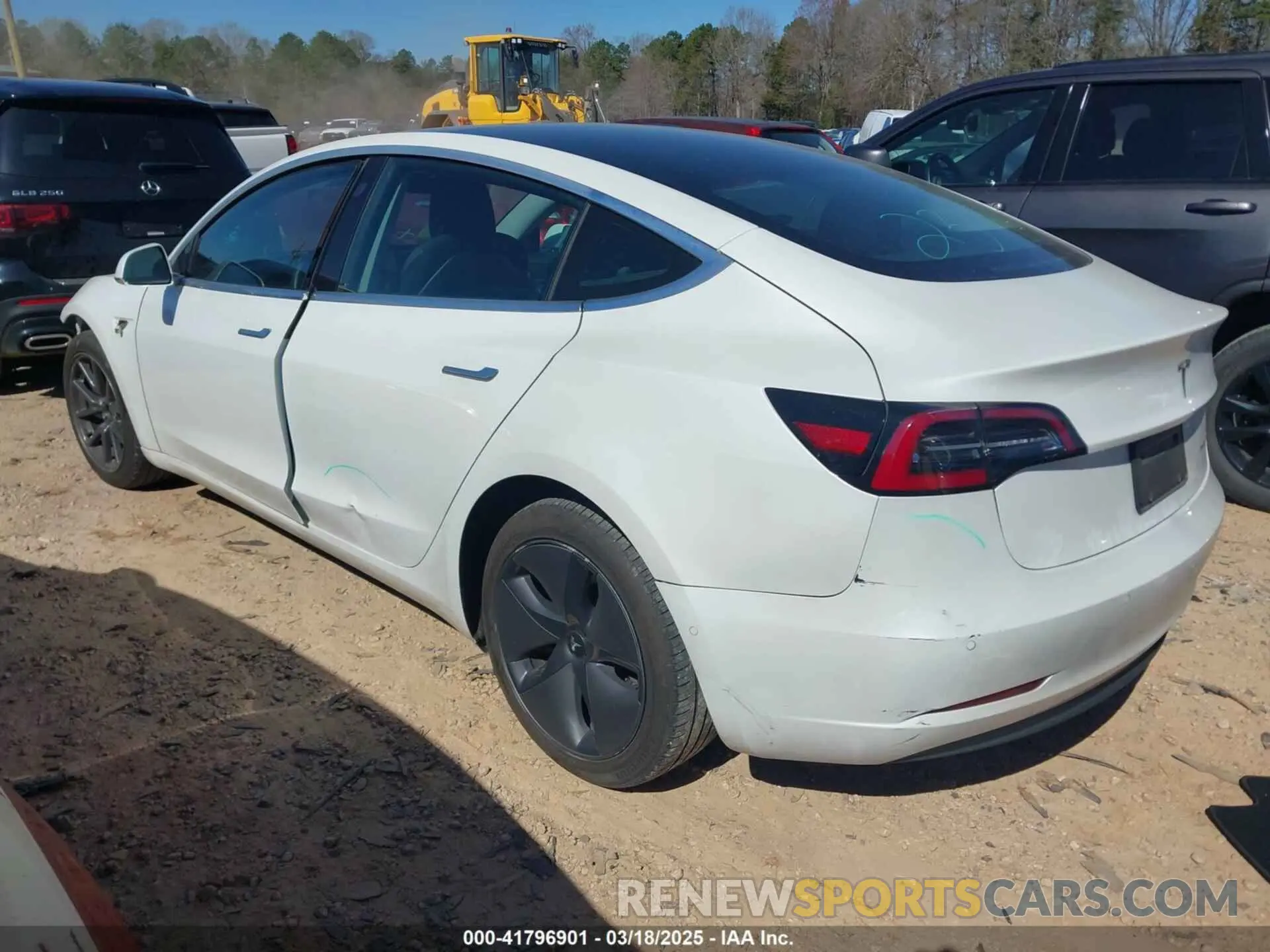 3 Photograph of a damaged car 5YJ3E1EB4LF619026 TESLA MODEL 3 2020