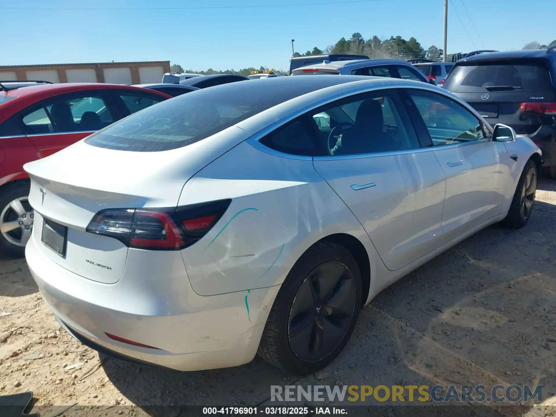 4 Photograph of a damaged car 5YJ3E1EB4LF619026 TESLA MODEL 3 2020