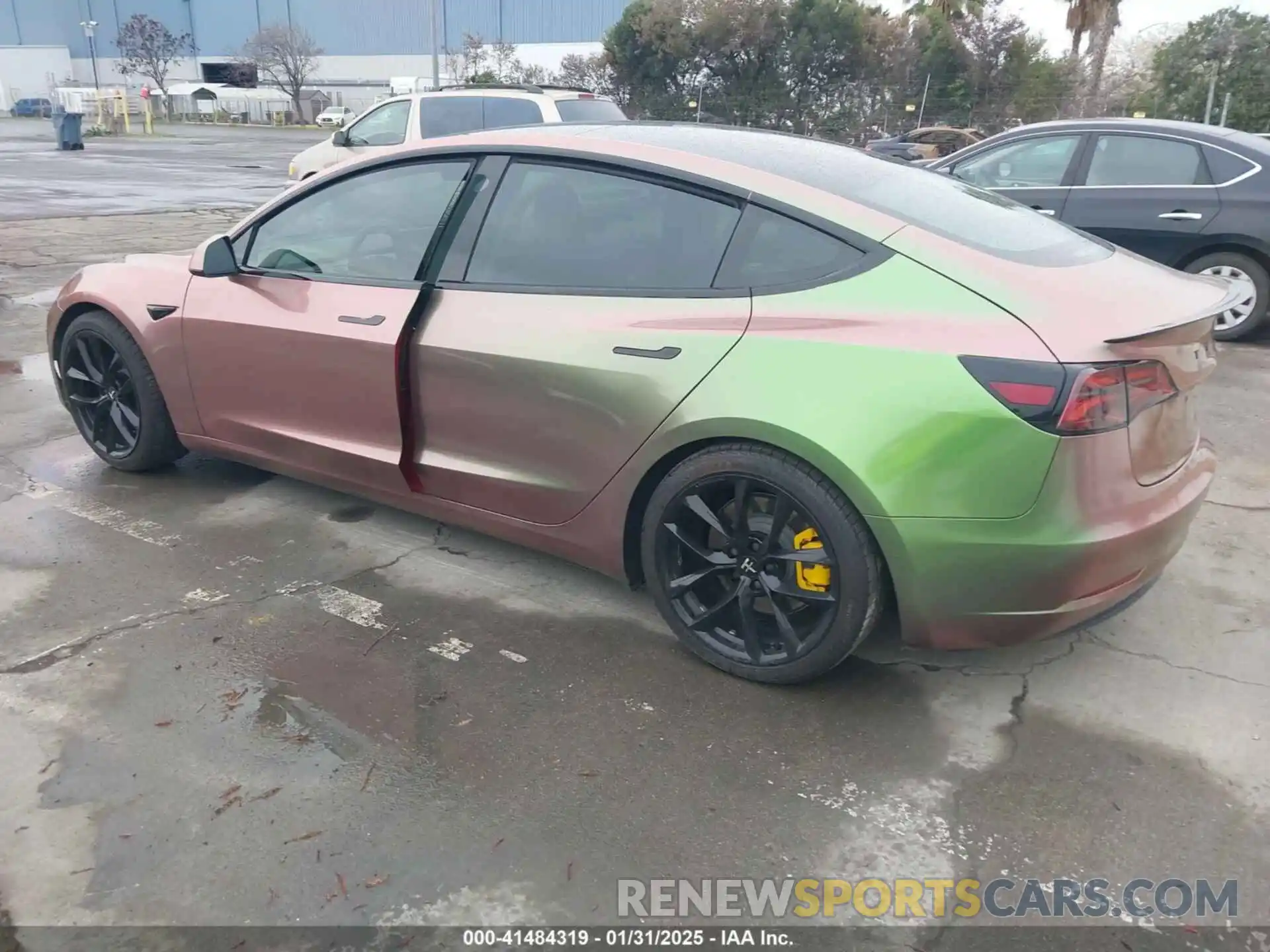 3 Photograph of a damaged car 5YJ3E1EB4LF635842 TESLA MODEL 3 2020