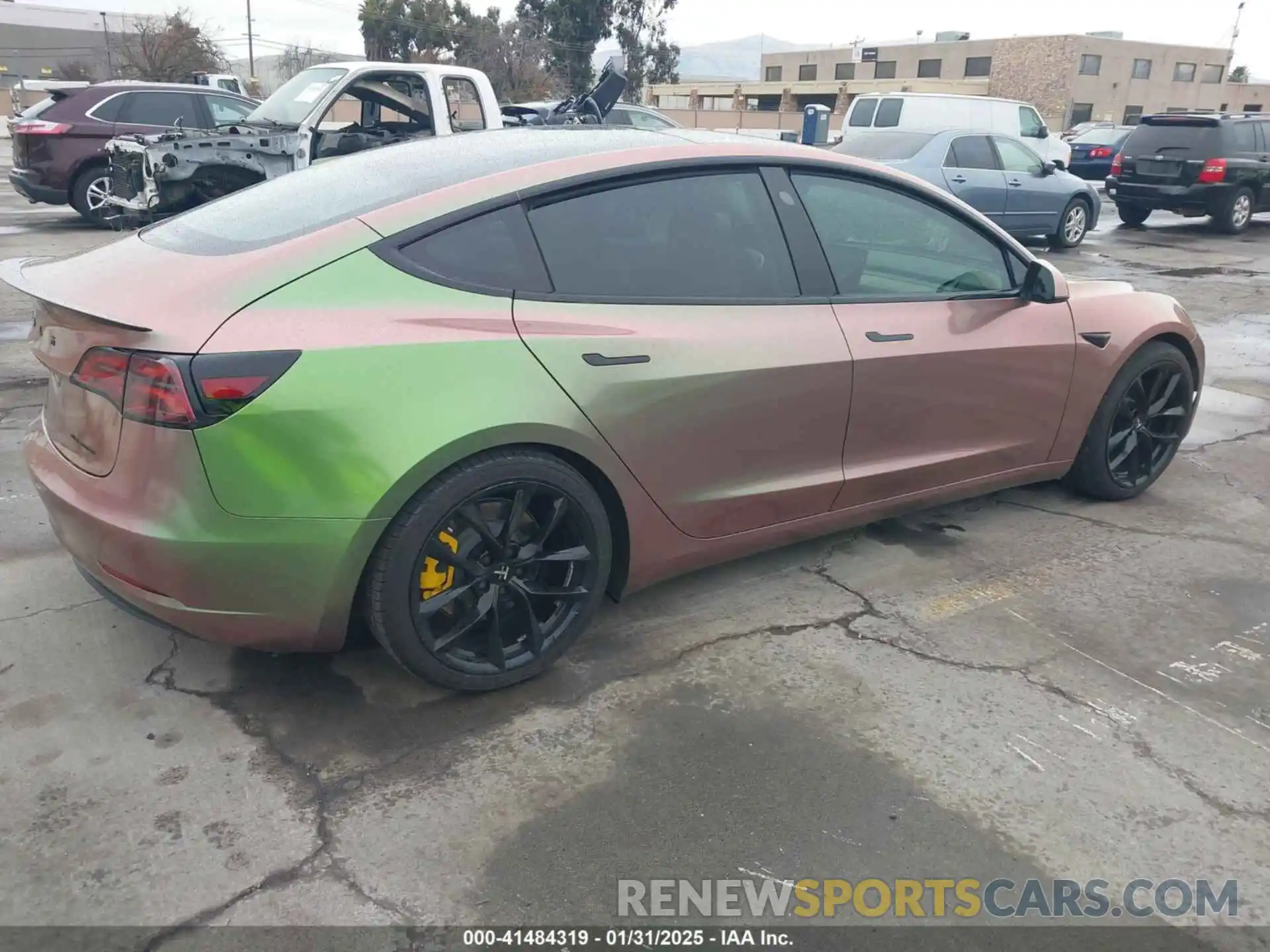 4 Photograph of a damaged car 5YJ3E1EB4LF635842 TESLA MODEL 3 2020