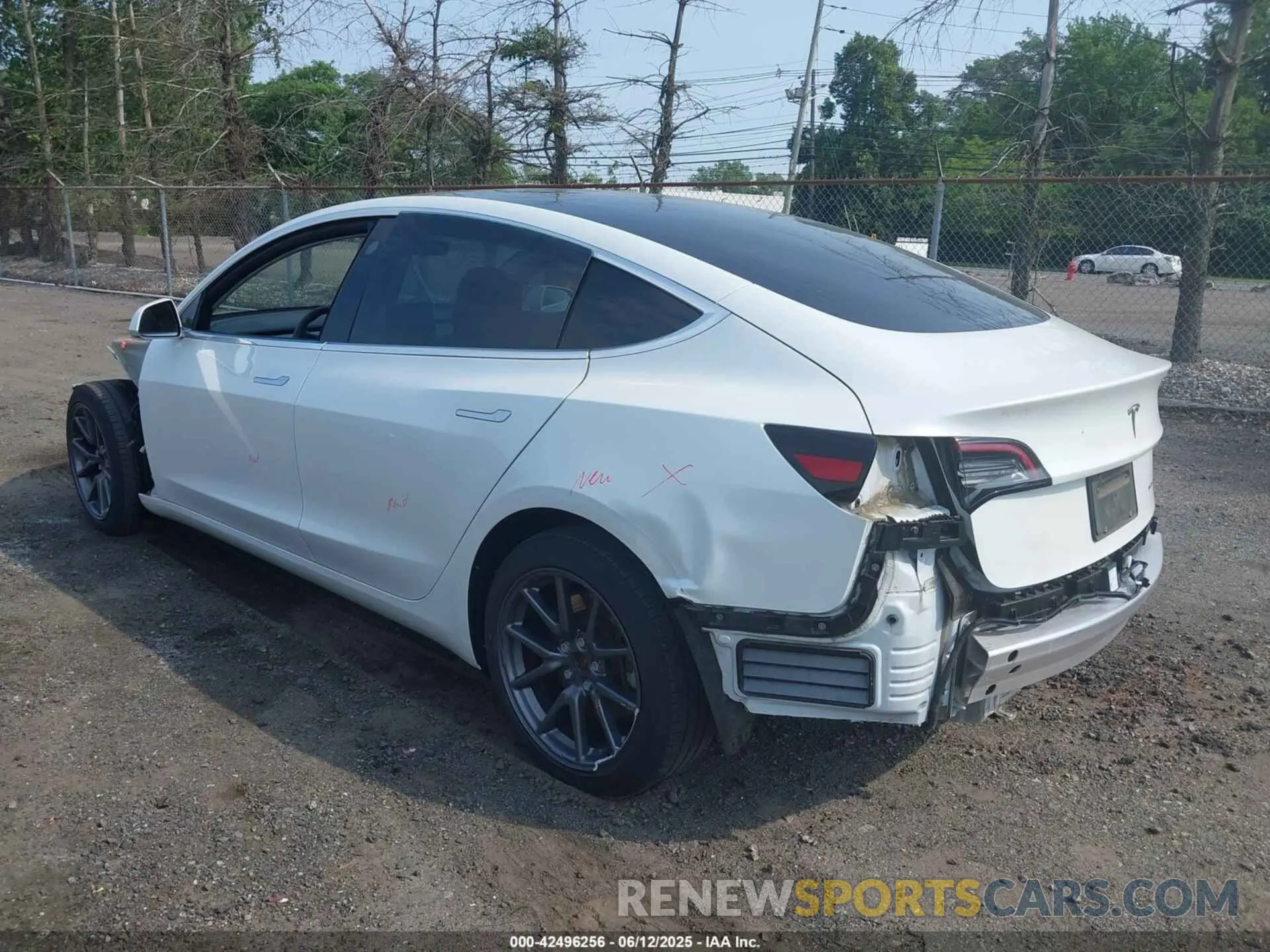 3 Photograph of a damaged car 5YJ3E1EB4LF637090 TESLA MODEL 3 2020