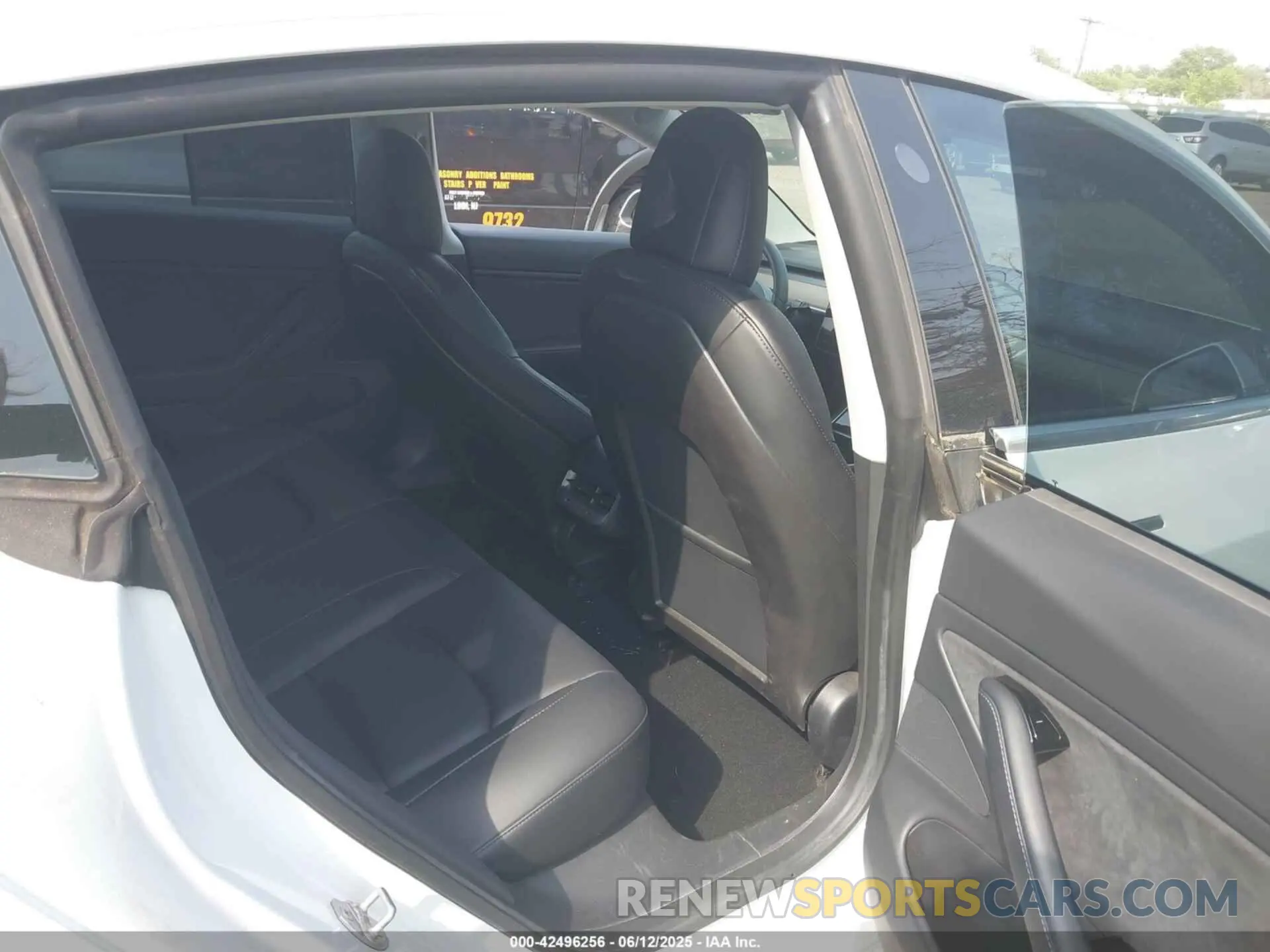 8 Photograph of a damaged car 5YJ3E1EB4LF637090 TESLA MODEL 3 2020