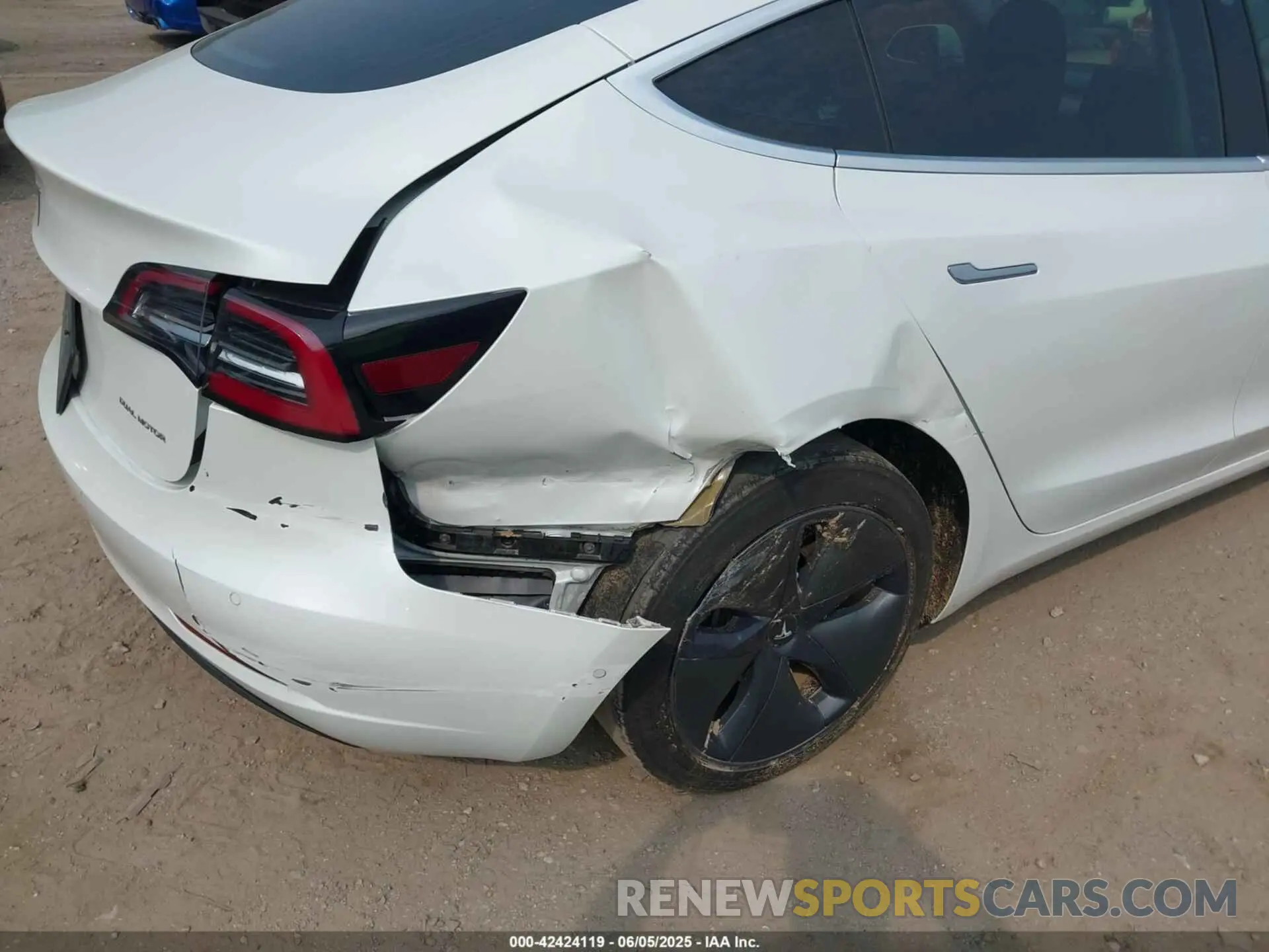19 Photograph of a damaged car 5YJ3E1EB4LF637770 TESLA MODEL 3 2020