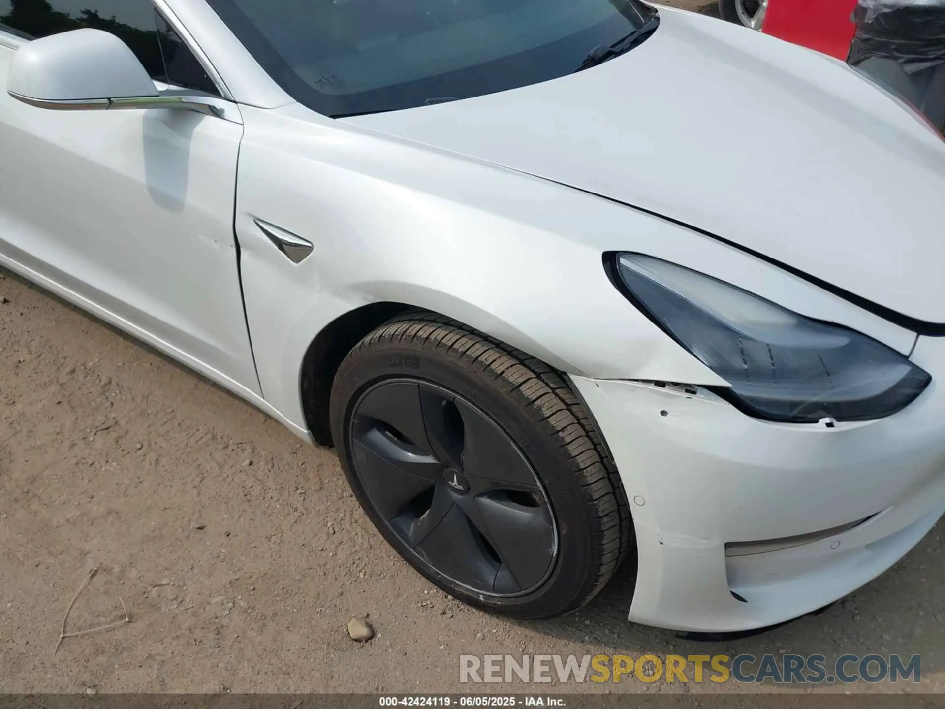 6 Photograph of a damaged car 5YJ3E1EB4LF637770 TESLA MODEL 3 2020