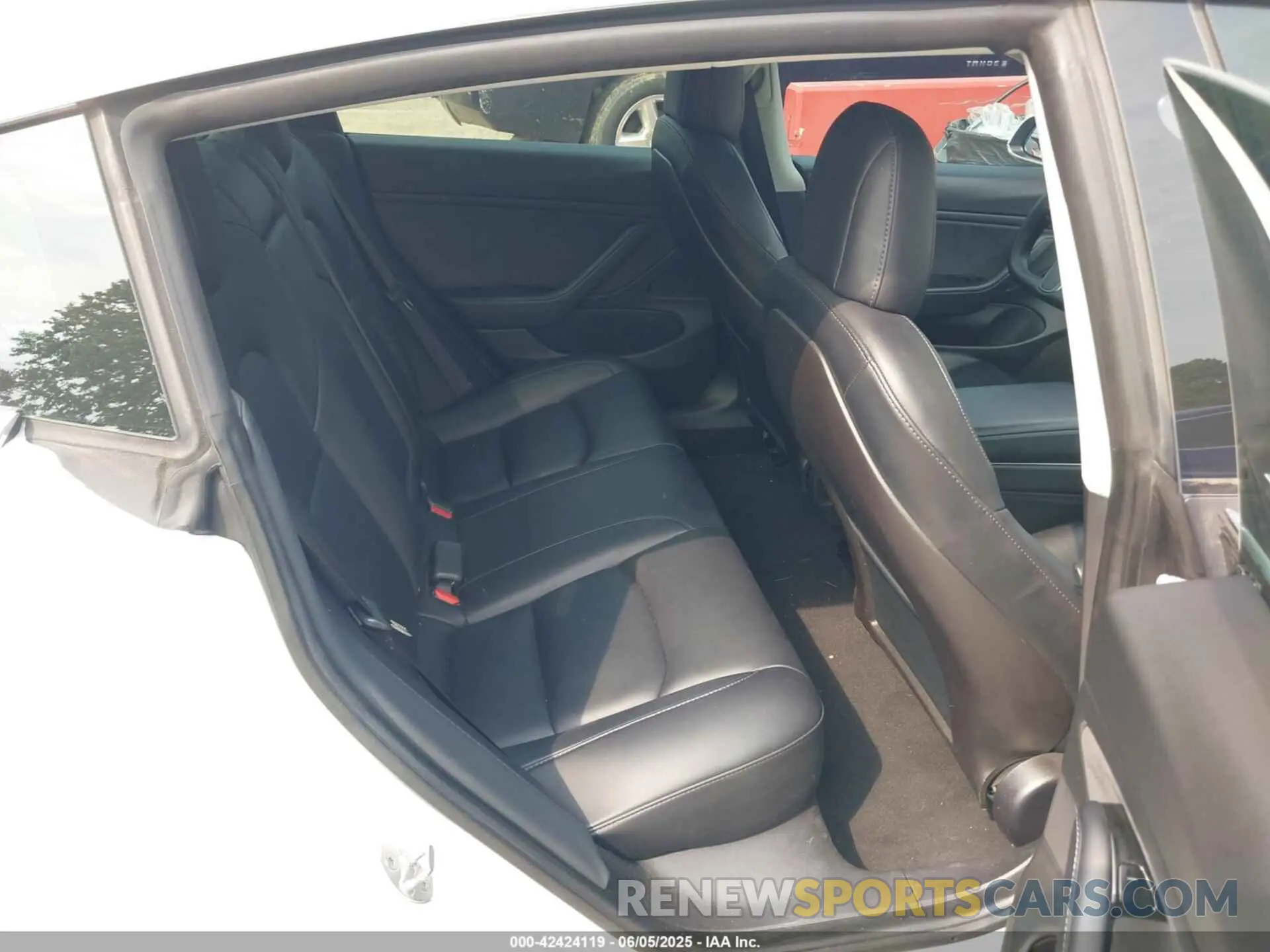 8 Photograph of a damaged car 5YJ3E1EB4LF637770 TESLA MODEL 3 2020