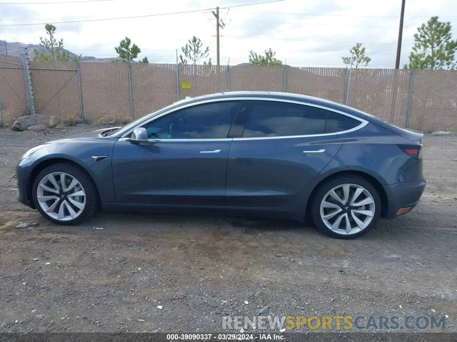 15 Photograph of a damaged car 5YJ3E1EB4LF638076 TESLA MODEL 3 2020