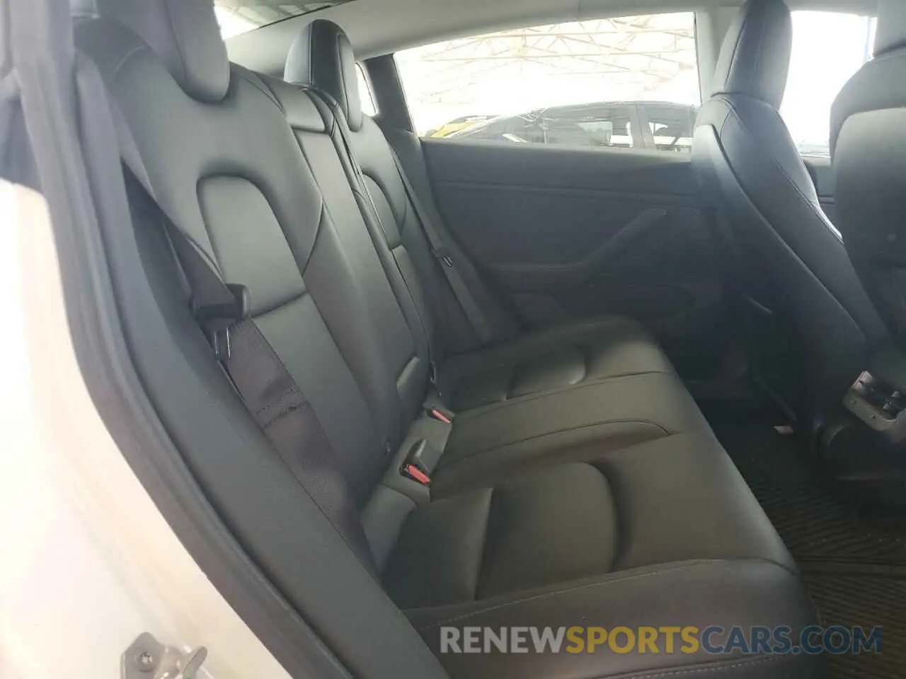 10 Photograph of a damaged car 5YJ3E1EB4LF638577 TESLA MODEL 3 2020