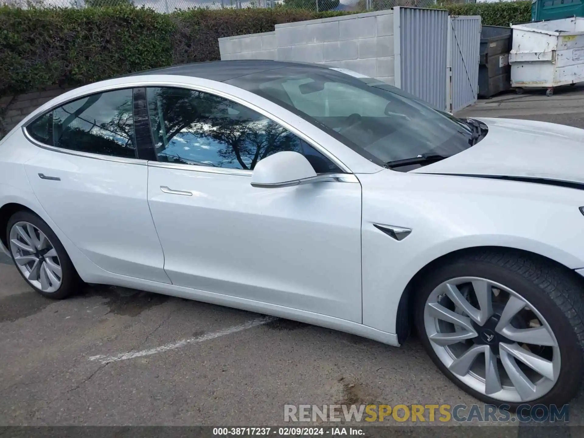 13 Photograph of a damaged car 5YJ3E1EB4LF651233 TESLA MODEL 3 2020