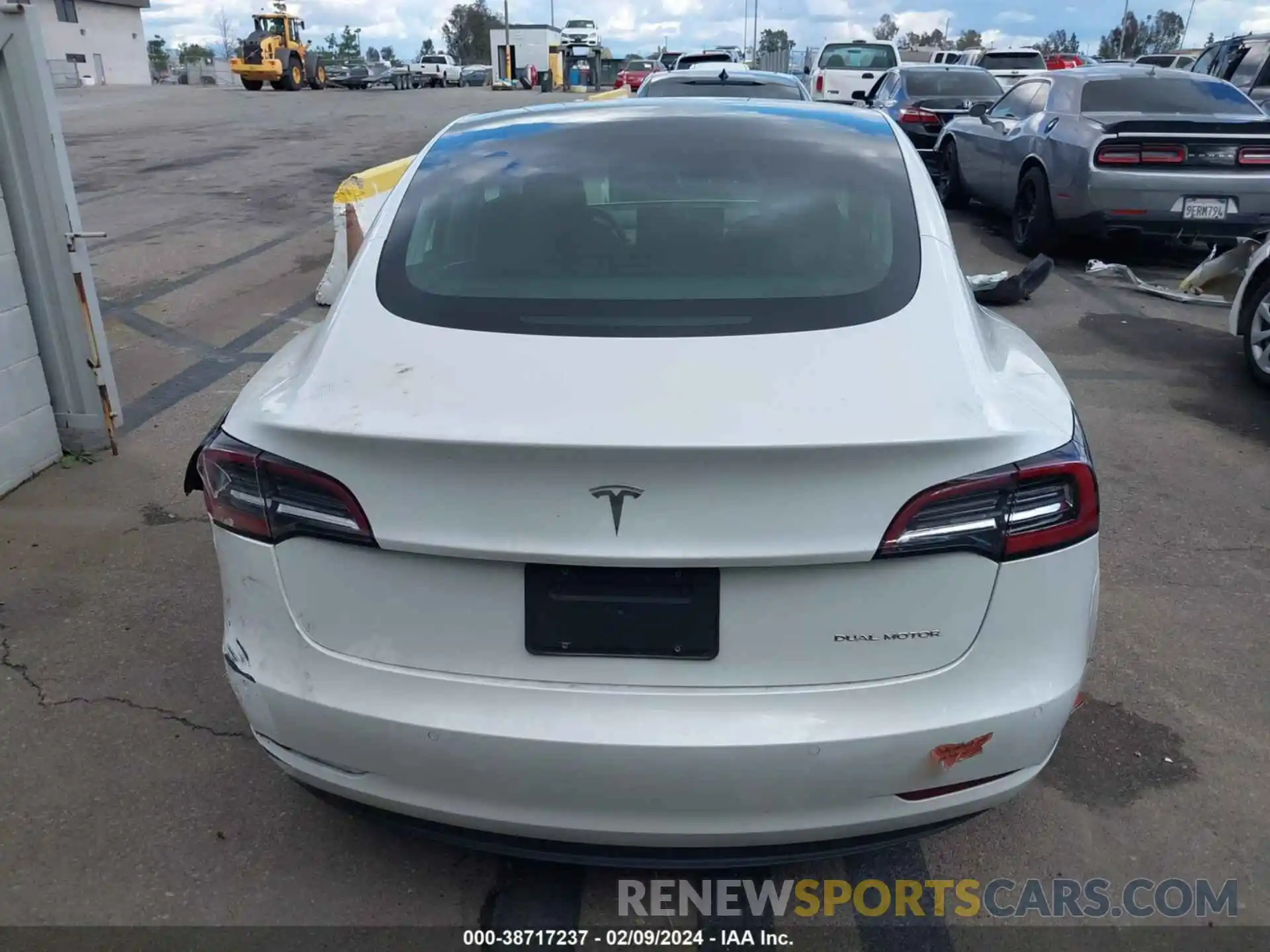 16 Photograph of a damaged car 5YJ3E1EB4LF651233 TESLA MODEL 3 2020