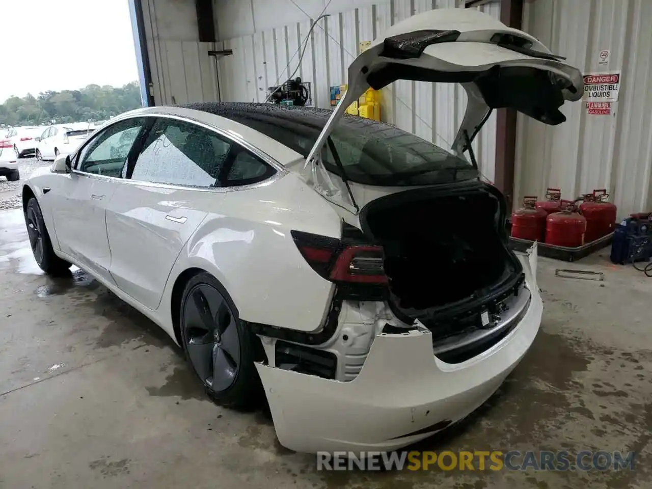 3 Photograph of a damaged car 5YJ3E1EB4LF665603 TESLA MODEL 3 2020