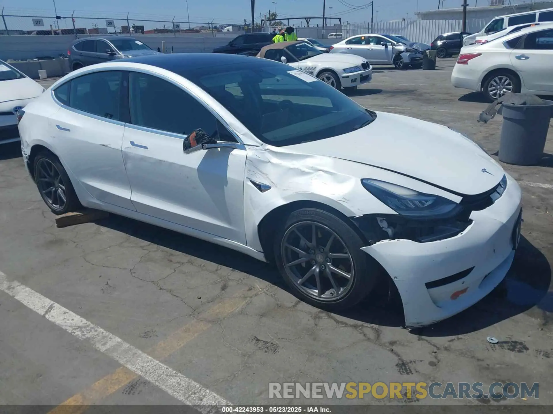 1 Photograph of a damaged car 5YJ3E1EB4LF665794 TESLA MODEL 3 2020