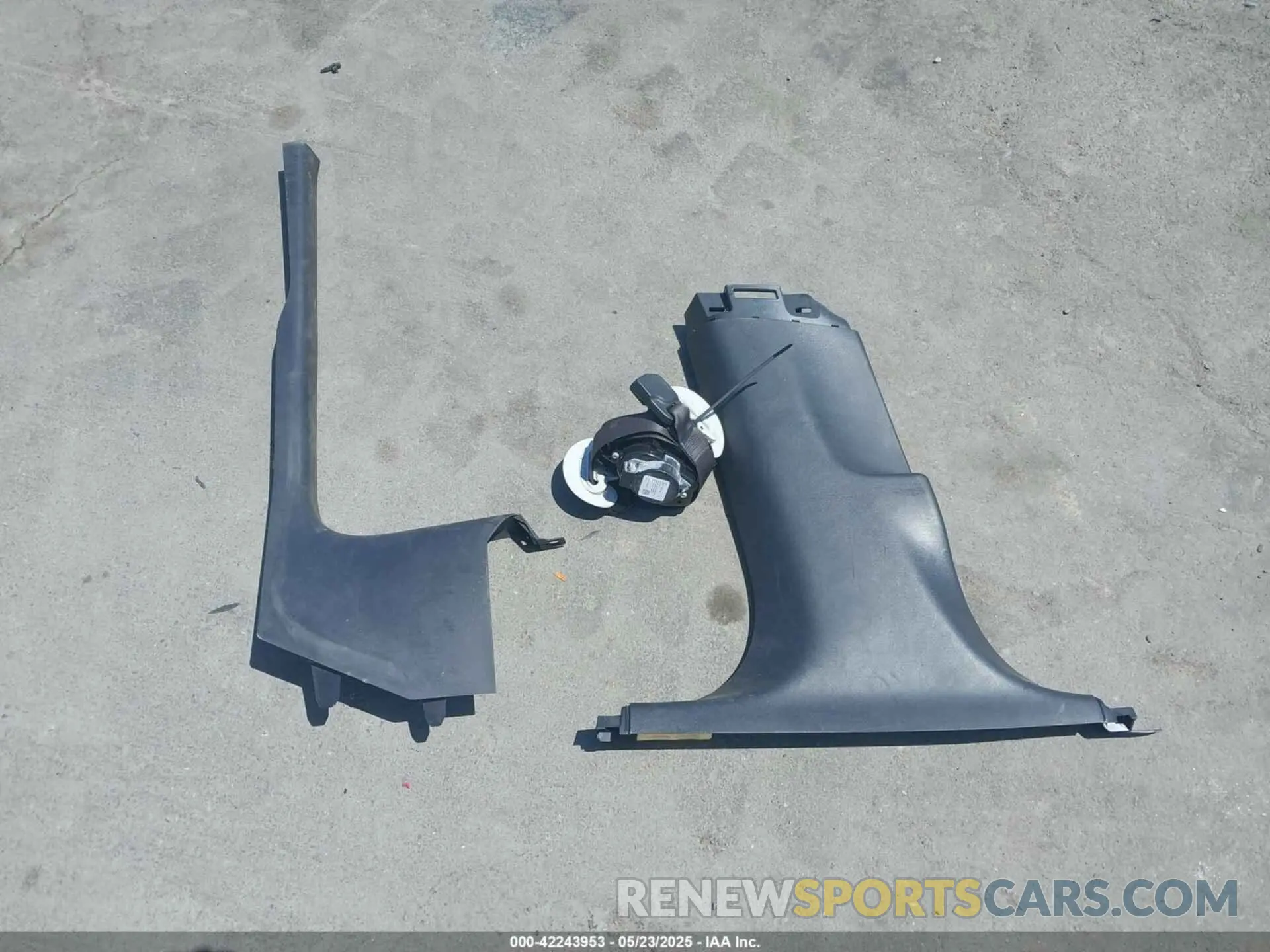 11 Photograph of a damaged car 5YJ3E1EB4LF665794 TESLA MODEL 3 2020