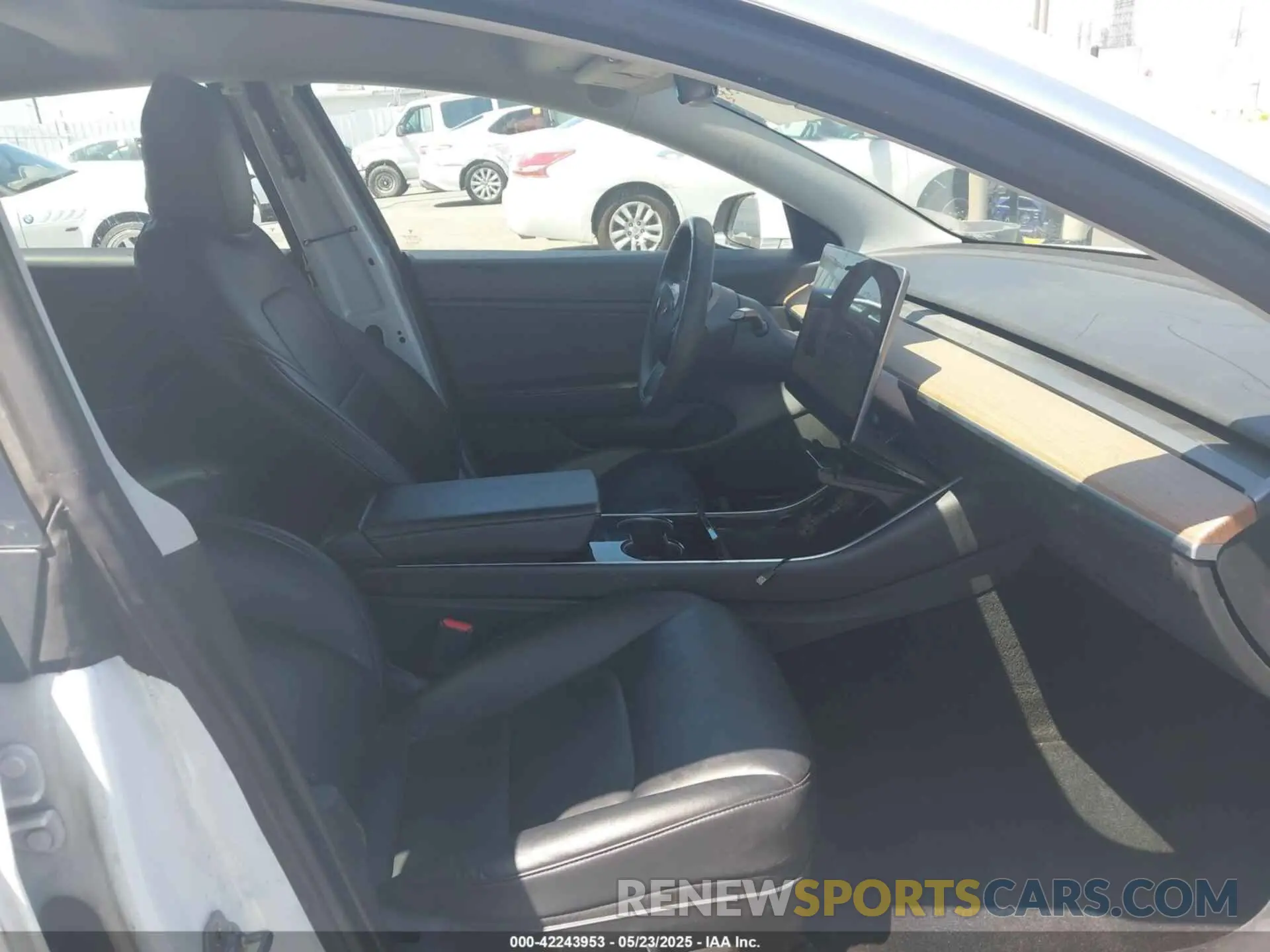 5 Photograph of a damaged car 5YJ3E1EB4LF665794 TESLA MODEL 3 2020