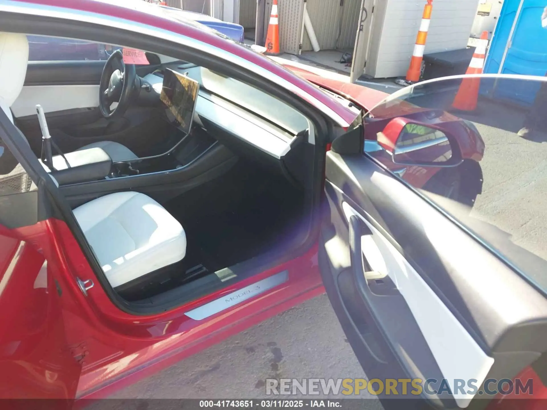 5 Photograph of a damaged car 5YJ3E1EB4LF668470 TESLA MODEL 3 2020