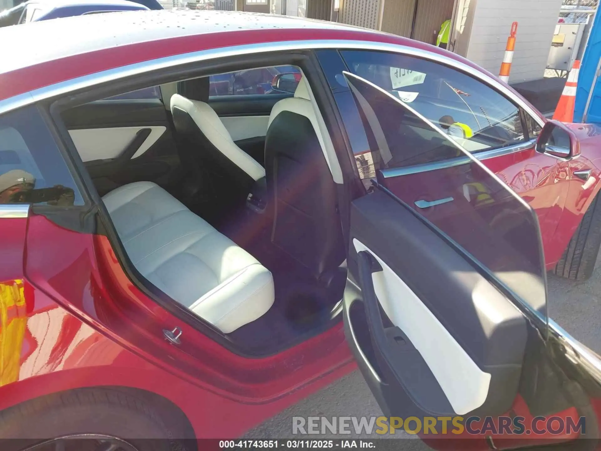8 Photograph of a damaged car 5YJ3E1EB4LF668470 TESLA MODEL 3 2020