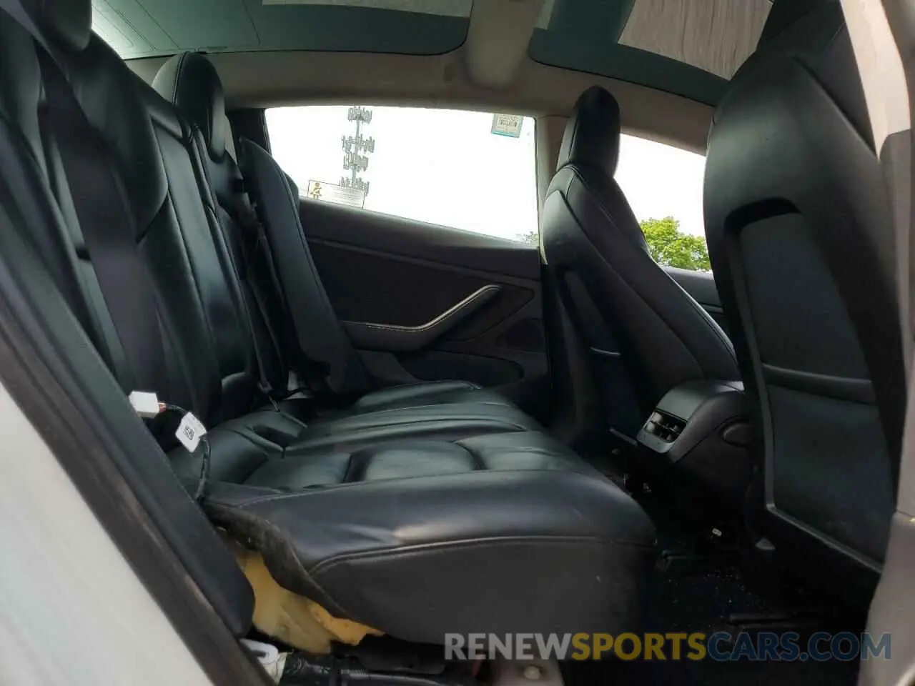 10 Photograph of a damaged car 5YJ3E1EB4LF744477 TESLA MODEL 3 2020