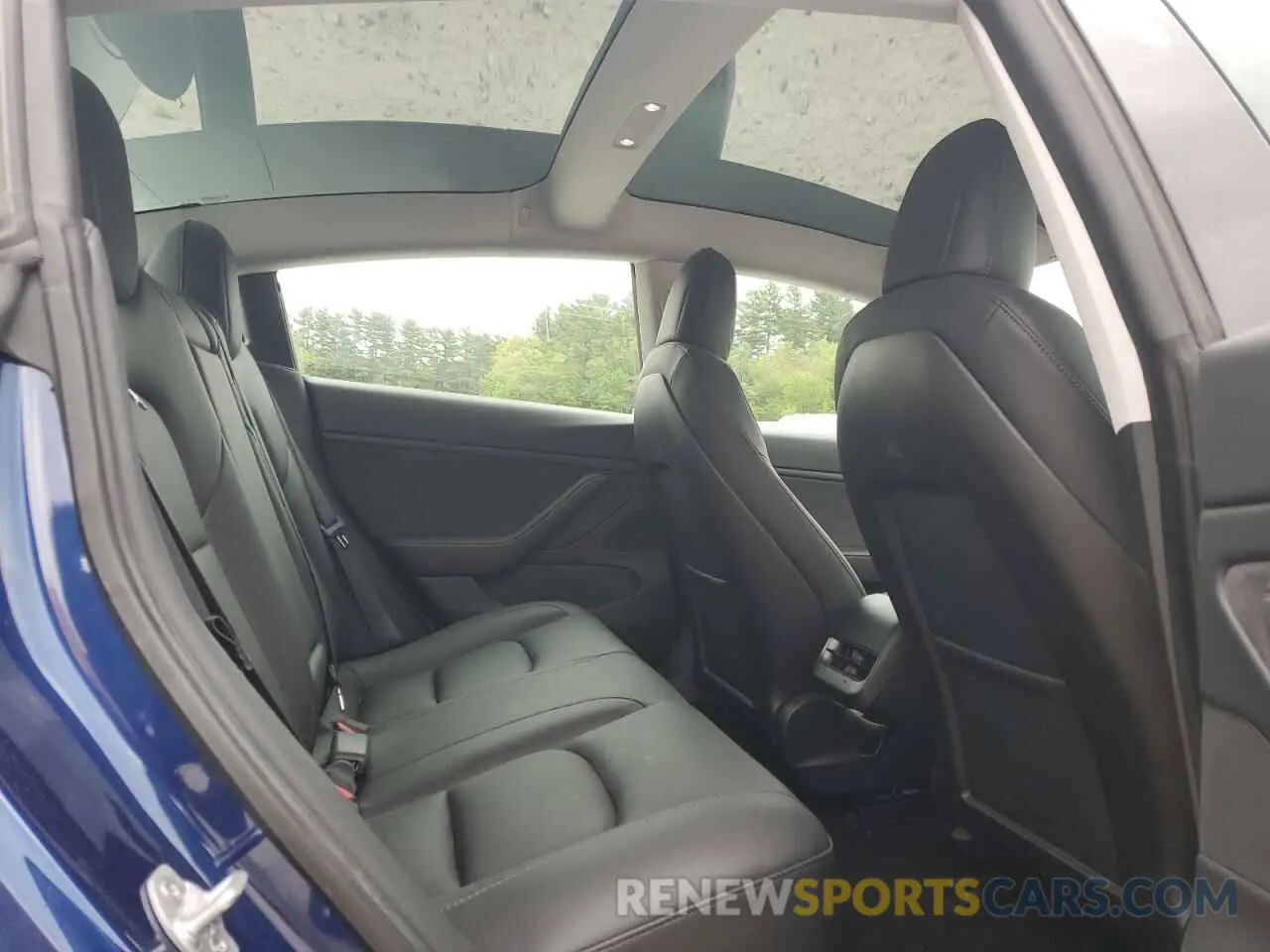 10 Photograph of a damaged car 5YJ3E1EB4LF770299 TESLA MODEL 3 2020