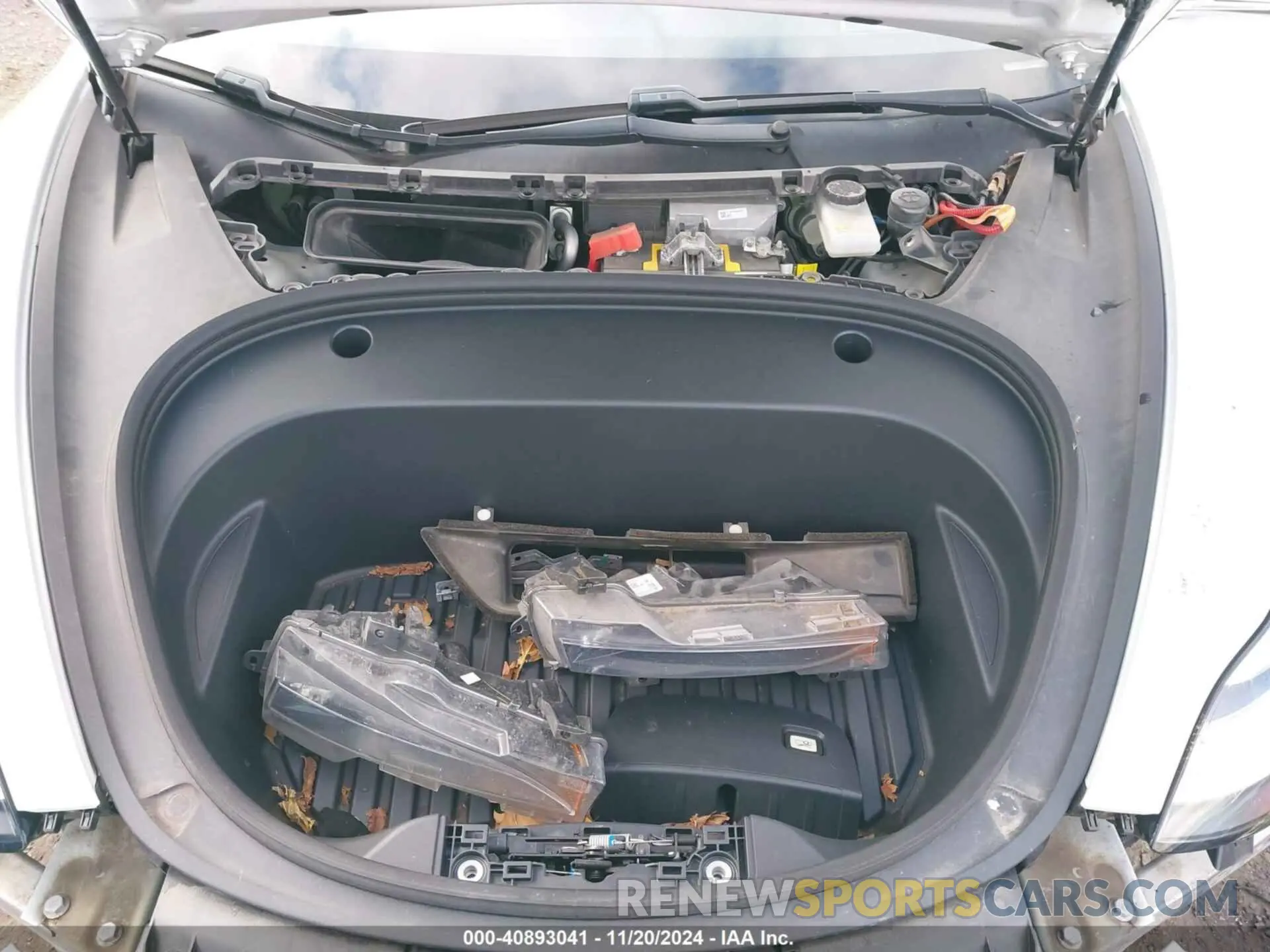 10 Photograph of a damaged car 5YJ3E1EB4LF795171 TESLA MODEL 3 2020