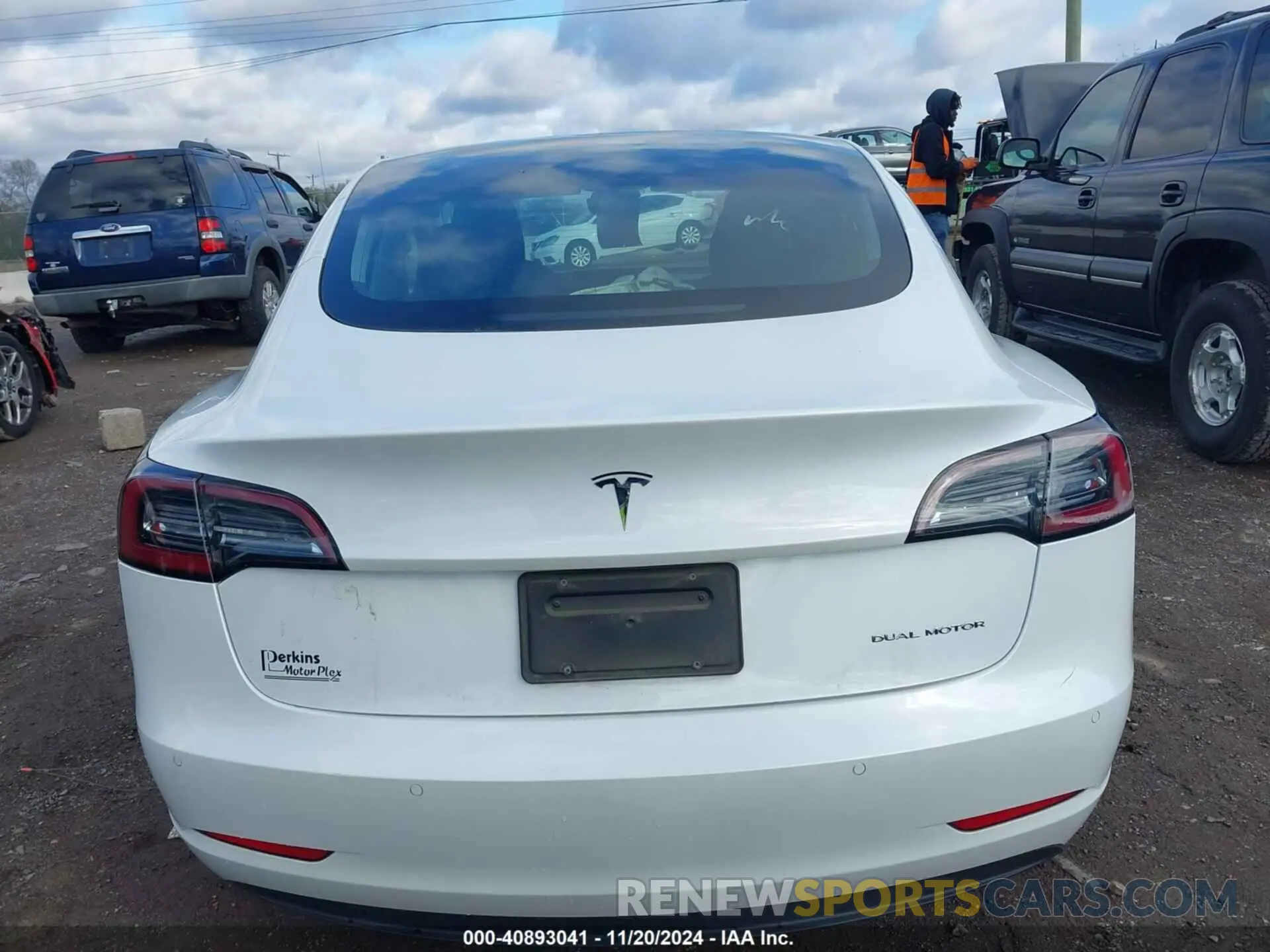 15 Photograph of a damaged car 5YJ3E1EB4LF795171 TESLA MODEL 3 2020