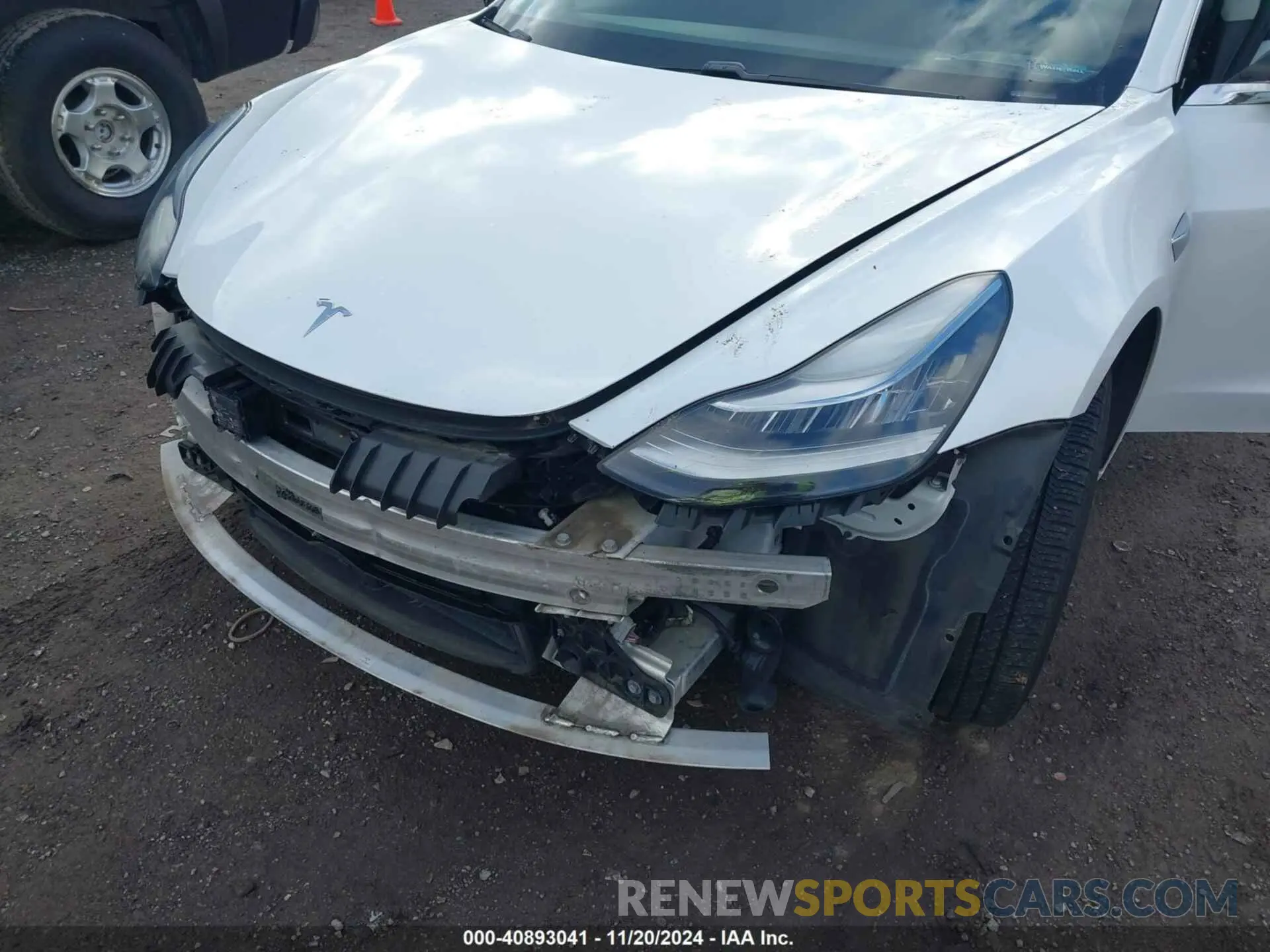 6 Photograph of a damaged car 5YJ3E1EB4LF795171 TESLA MODEL 3 2020