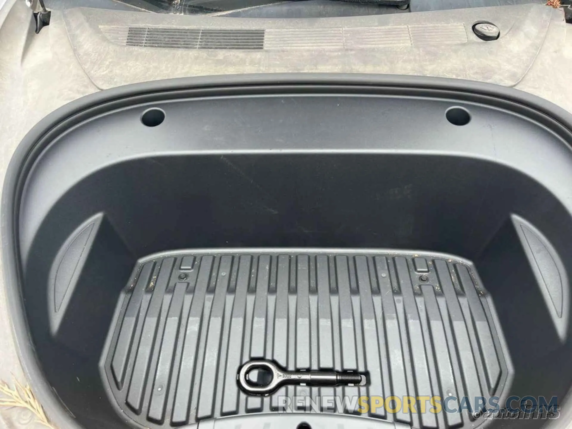 4 Photograph of a damaged car 5YJ3E1EB4LF798023 TESLA MODEL 3 2020