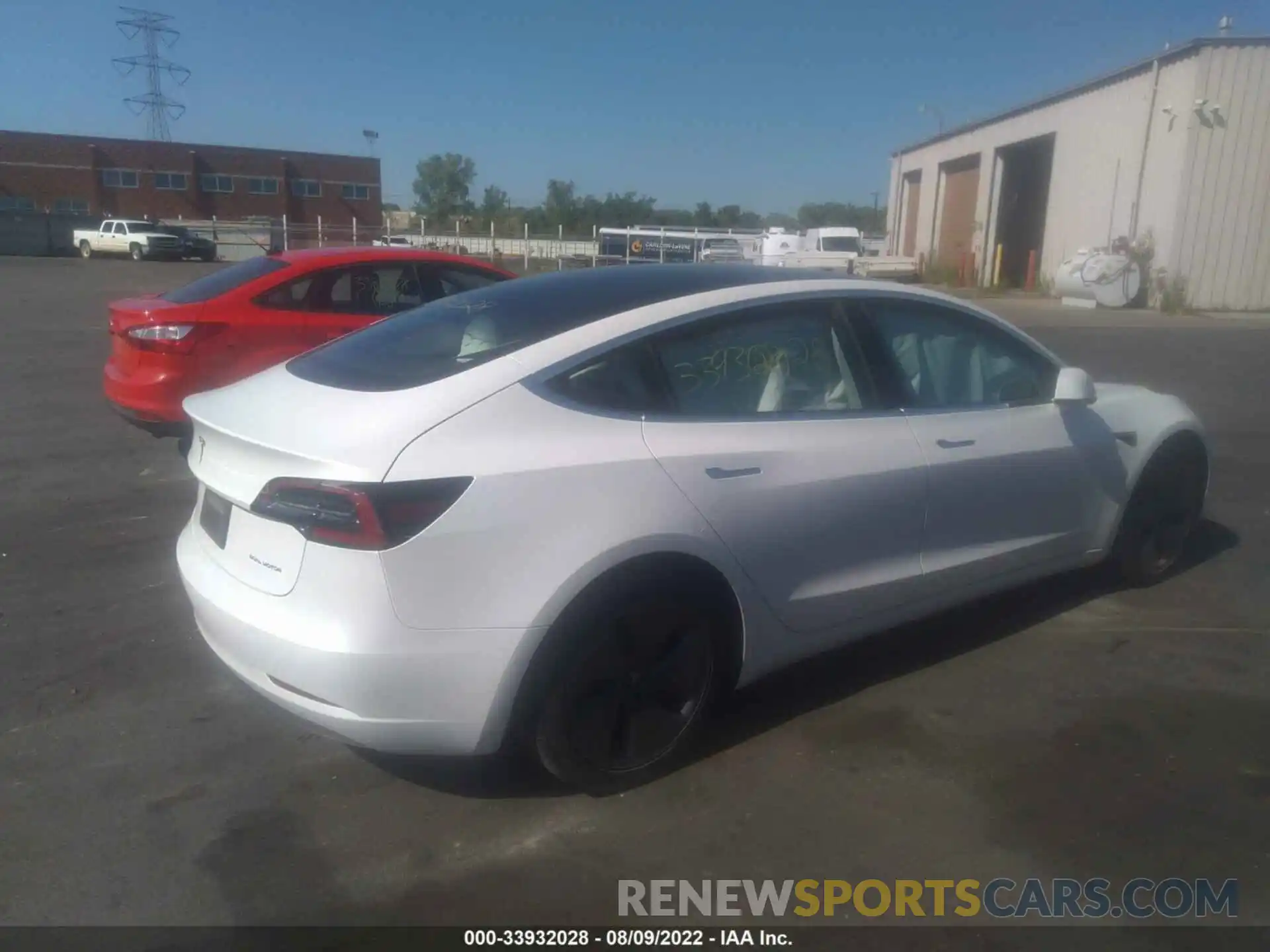 4 Photograph of a damaged car 5YJ3E1EB4LF806704 TESLA MODEL 3 2020