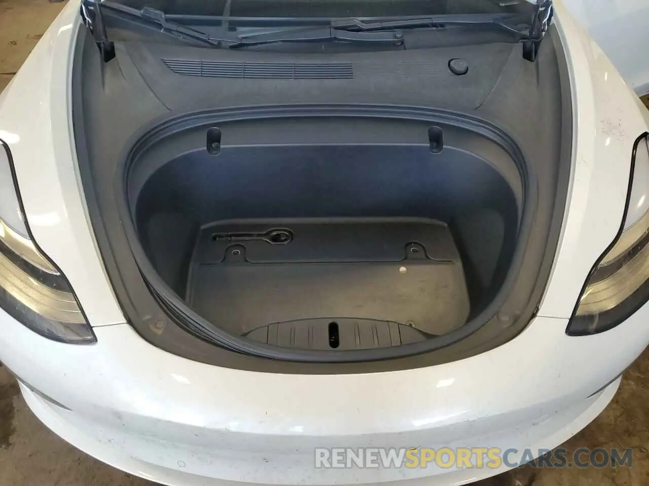 11 Photograph of a damaged car 5YJ3E1EB5LF525446 TESLA MODEL 3 2020
