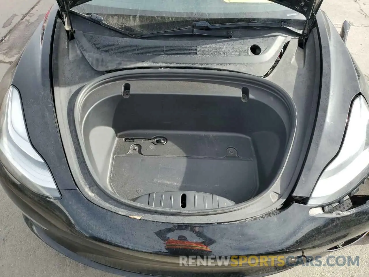 11 Photograph of a damaged car 5YJ3E1EB5LF600579 TESLA MODEL 3 2020
