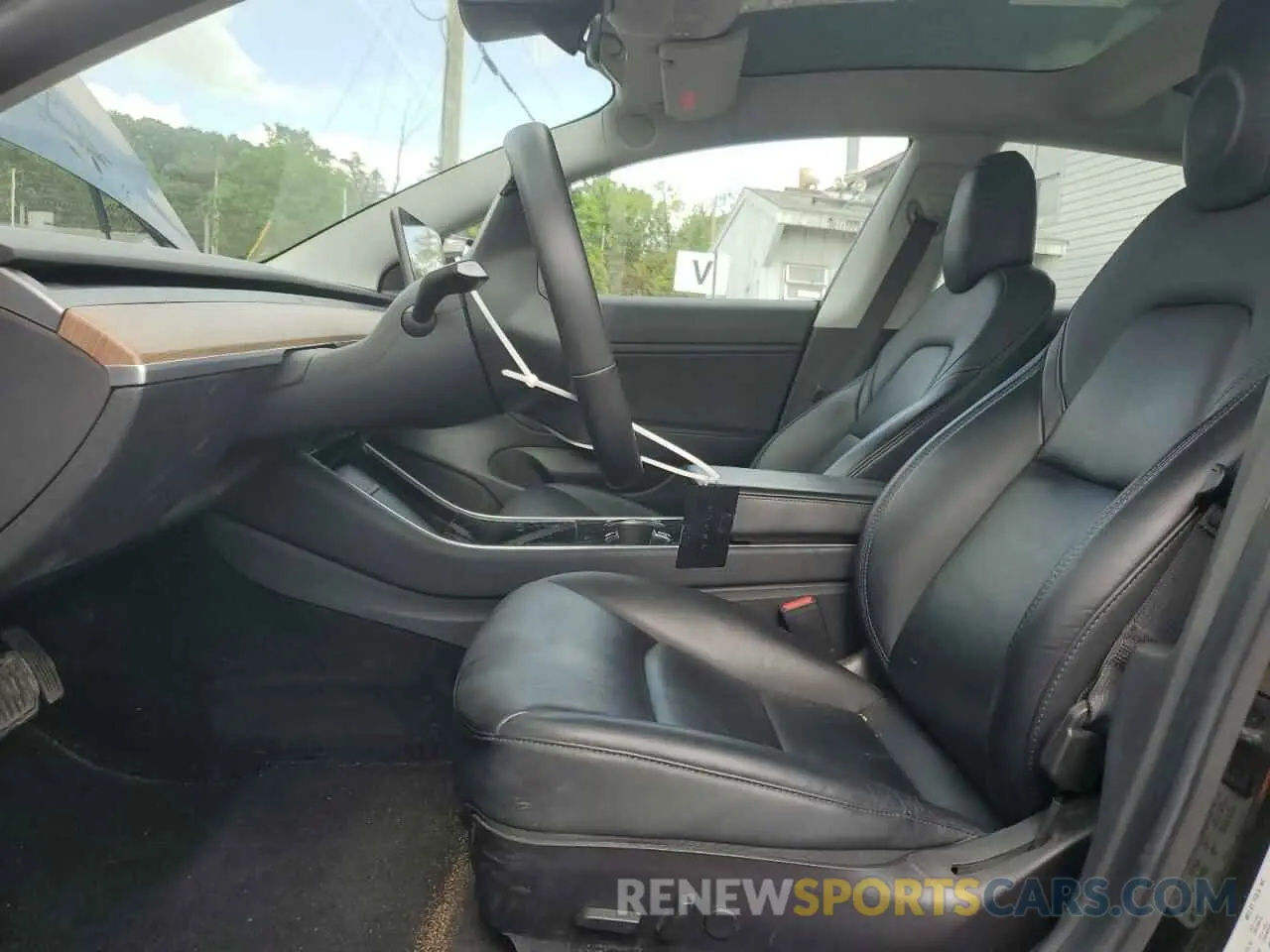 7 Photograph of a damaged car 5YJ3E1EB5LF600596 TESLA MODEL 3 2020