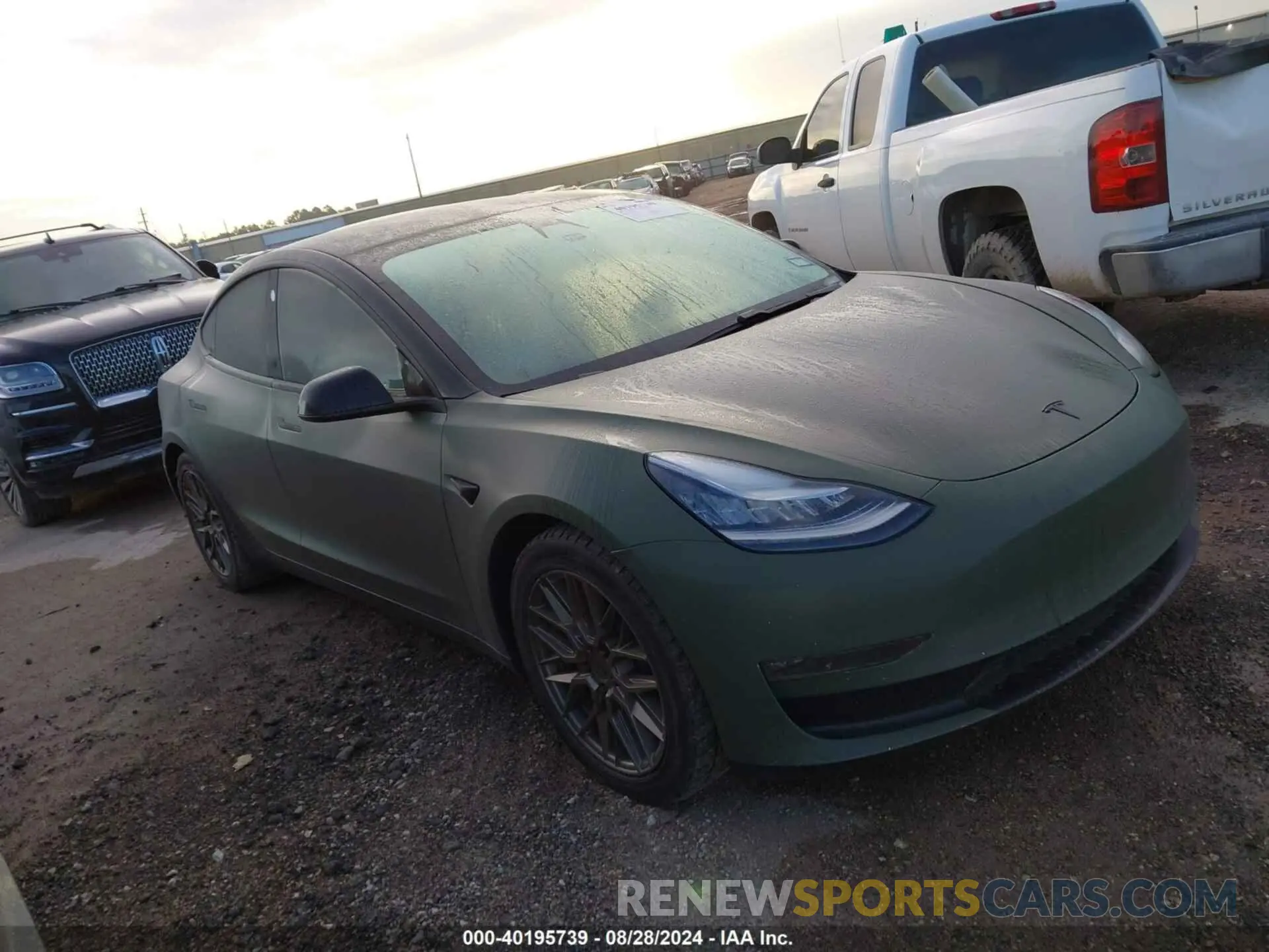 1 Photograph of a damaged car 5YJ3E1EB5LF607080 TESLA MODEL 3 2020