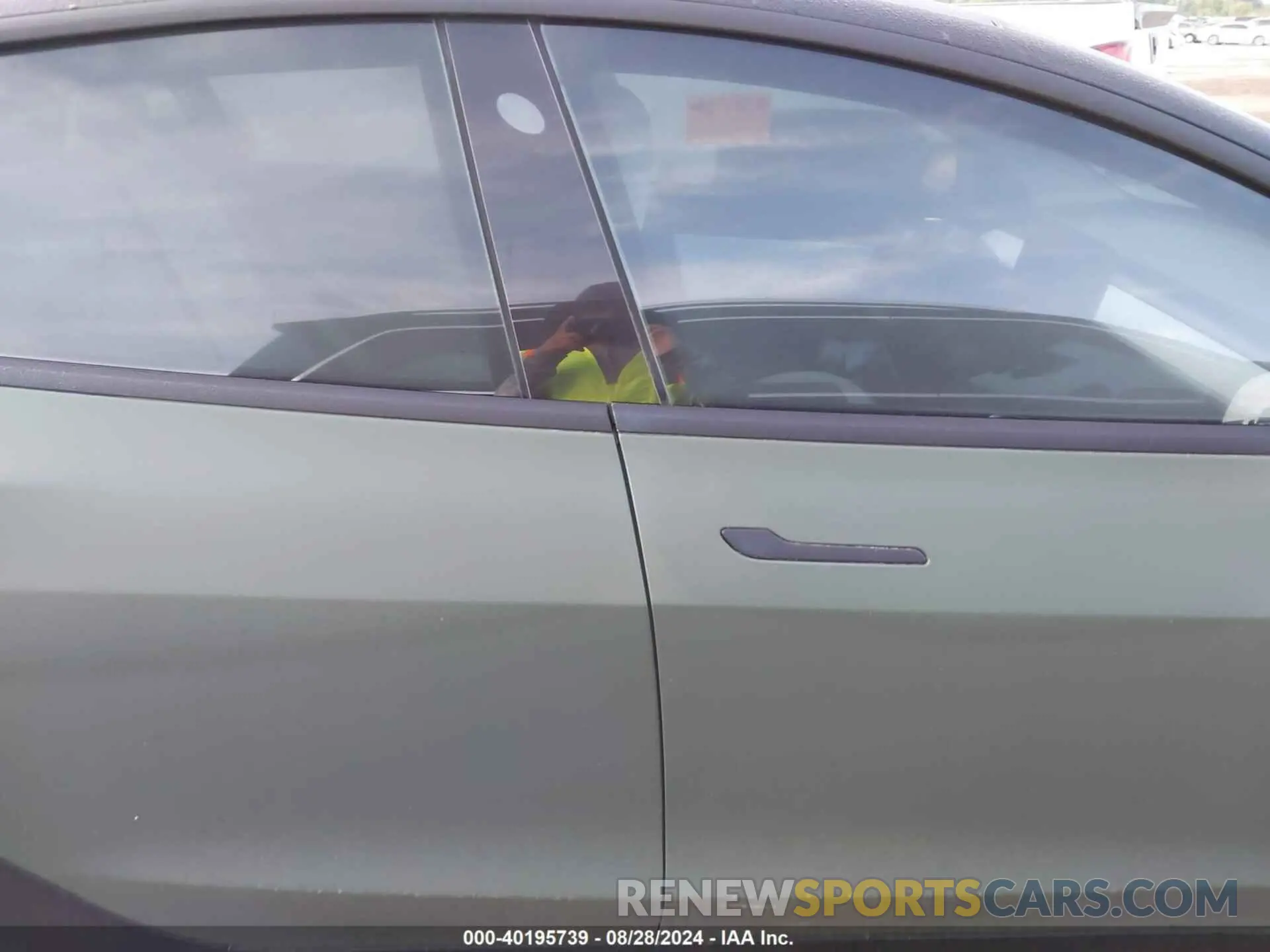 12 Photograph of a damaged car 5YJ3E1EB5LF607080 TESLA MODEL 3 2020