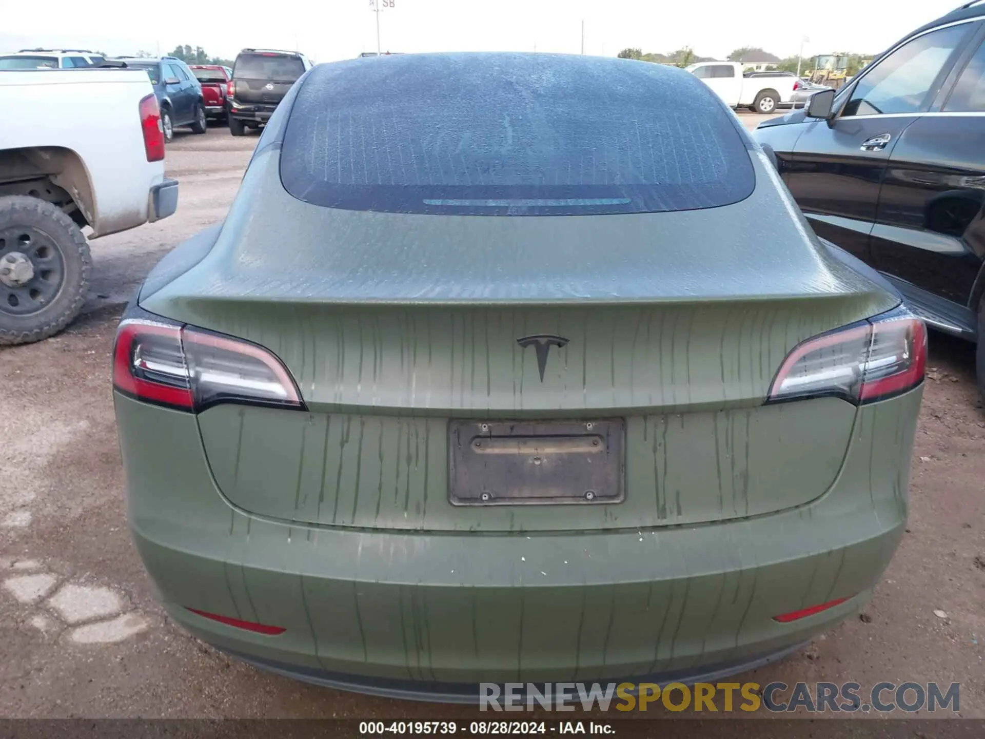 15 Photograph of a damaged car 5YJ3E1EB5LF607080 TESLA MODEL 3 2020