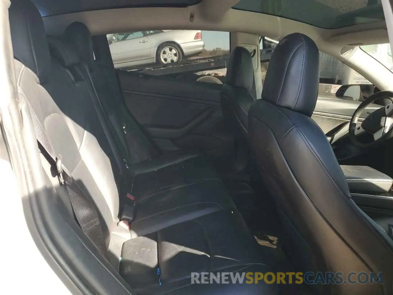 10 Photograph of a damaged car 5YJ3E1EB5LF618452 TESLA MODEL 3 2020