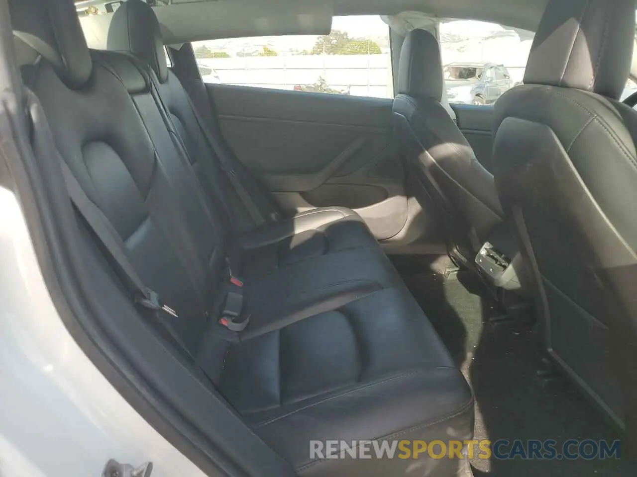 10 Photograph of a damaged car 5YJ3E1EB5LF619231 TESLA MODEL 3 2020