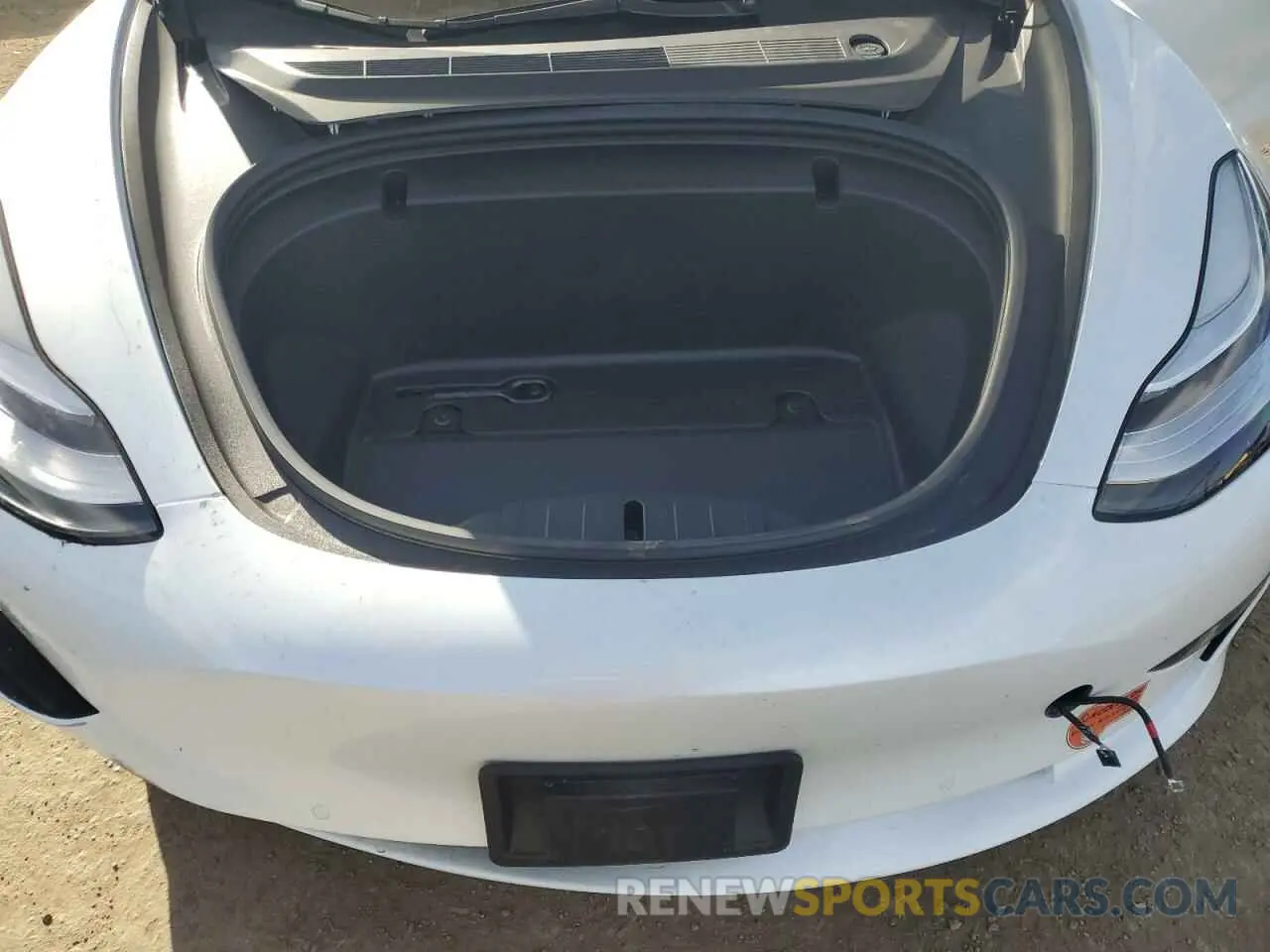 11 Photograph of a damaged car 5YJ3E1EB5LF619231 TESLA MODEL 3 2020