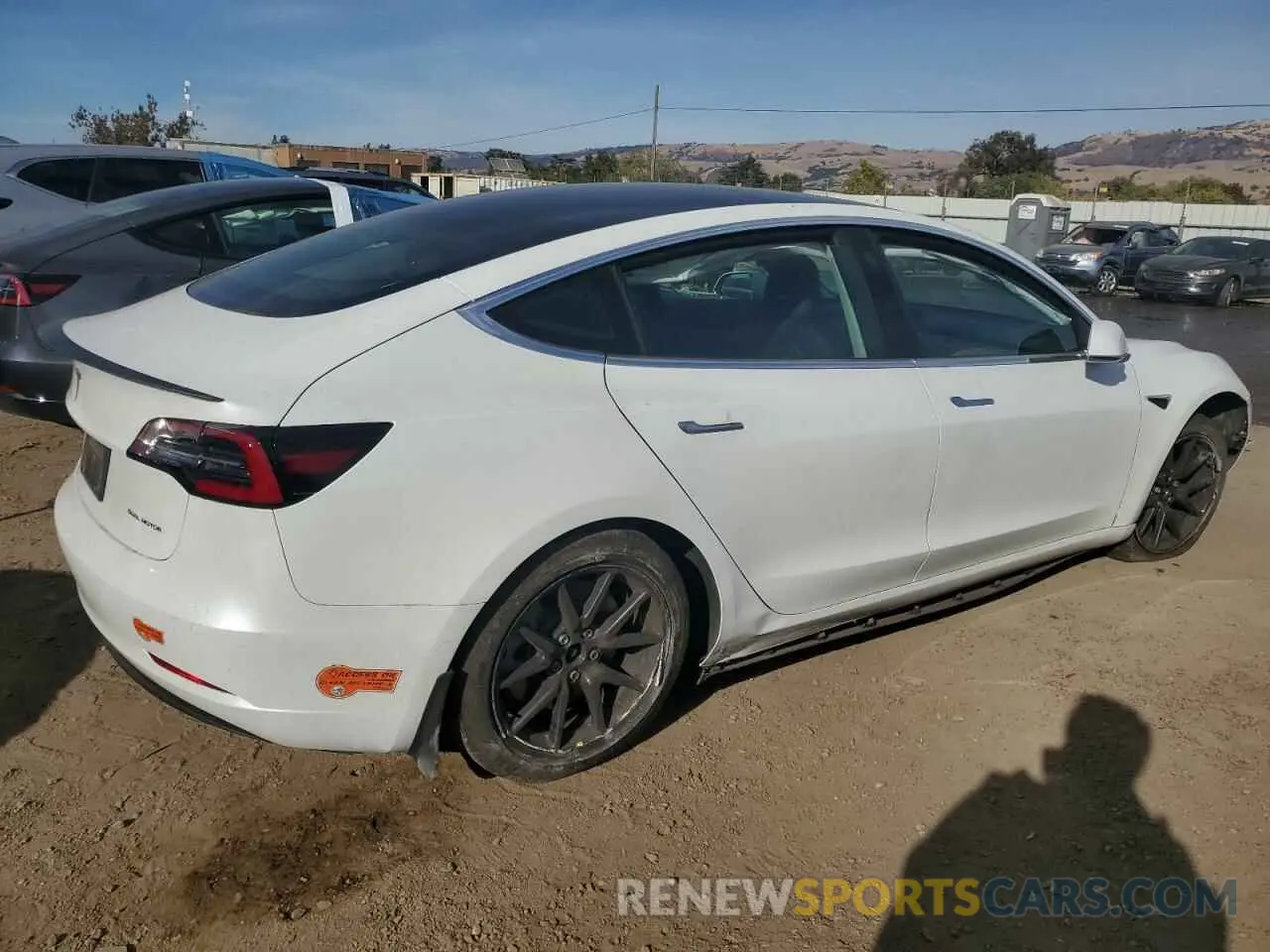 3 Photograph of a damaged car 5YJ3E1EB5LF619231 TESLA MODEL 3 2020